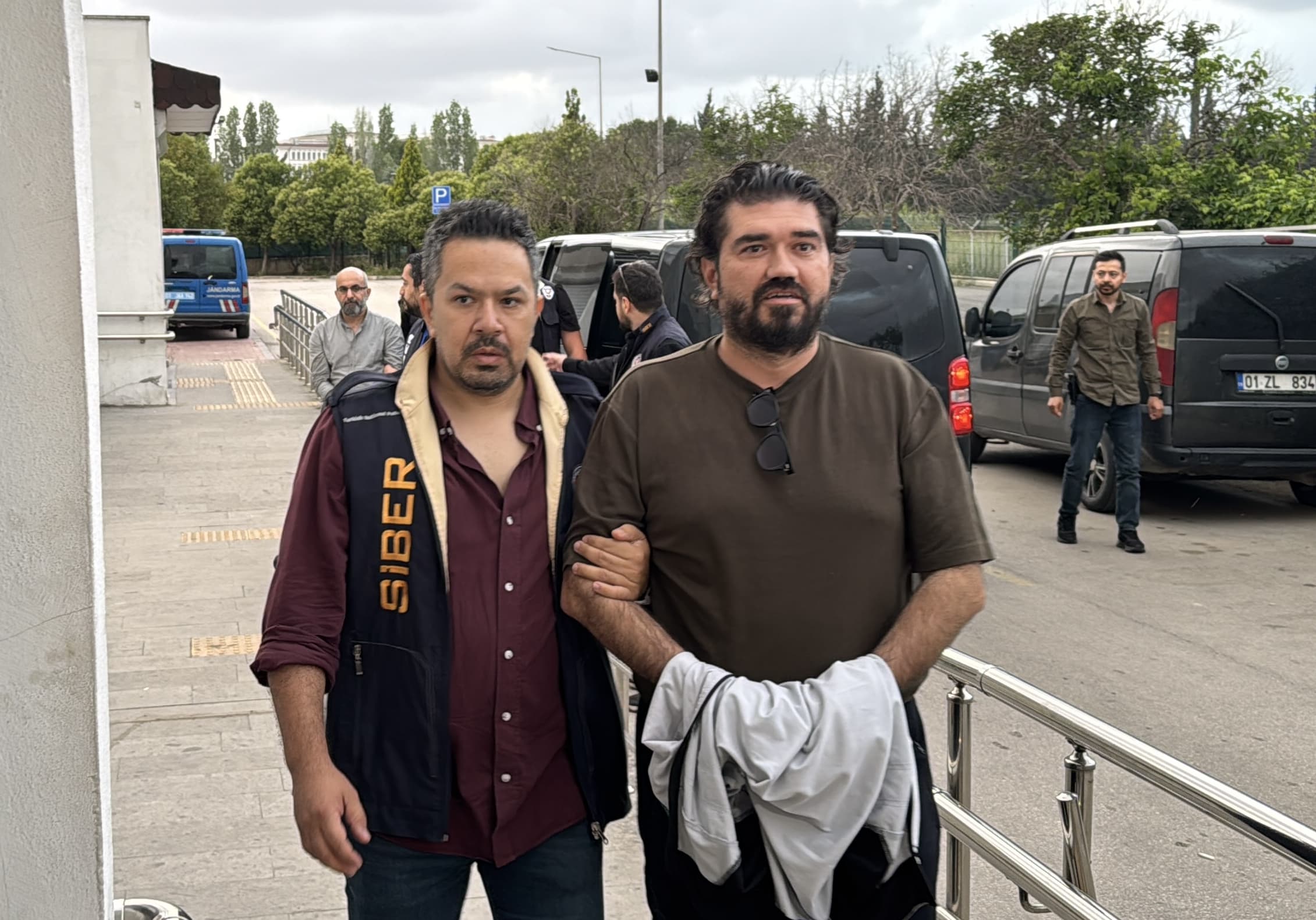 Rasim Ozan Kütahyalı yasa dışı bahis soruşturmasında sorgulanıyor