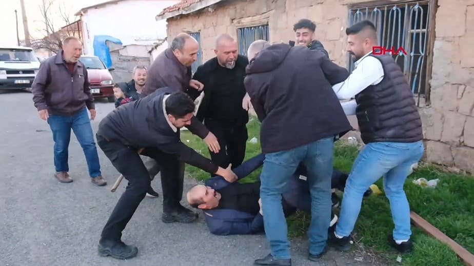 Kavga ihbarına giden polis ekipleri büyük şaşkınlık yaşadı