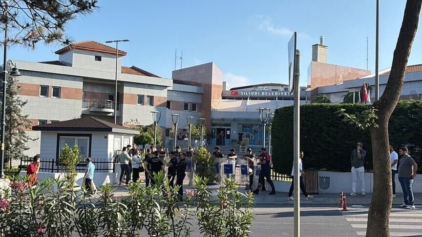 Silivri Belediye Başkanı Bora Balcıoğlu görevden alındı