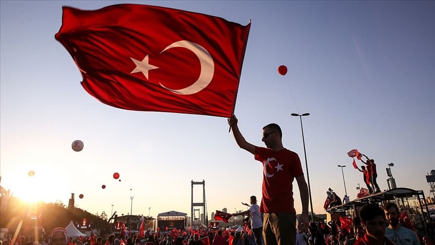 15 Temmuz resmi tatil mi, kamu daireleri açık mı?