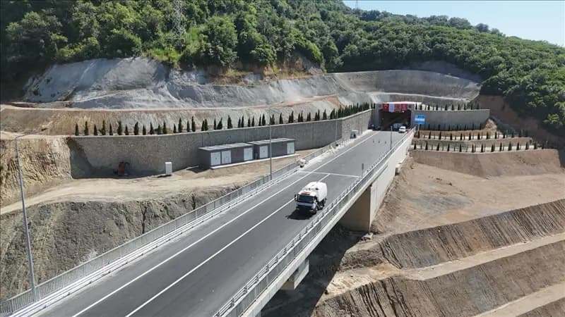 Yalova-Armutlu yolunda seyahat süresi yarı yarıya kısaldı