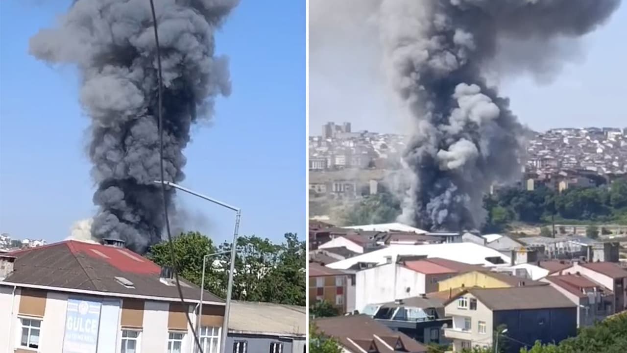 İstanbul'da bir fabrikada çıkan yangın nedeniyle duman uzaktan görünmekte