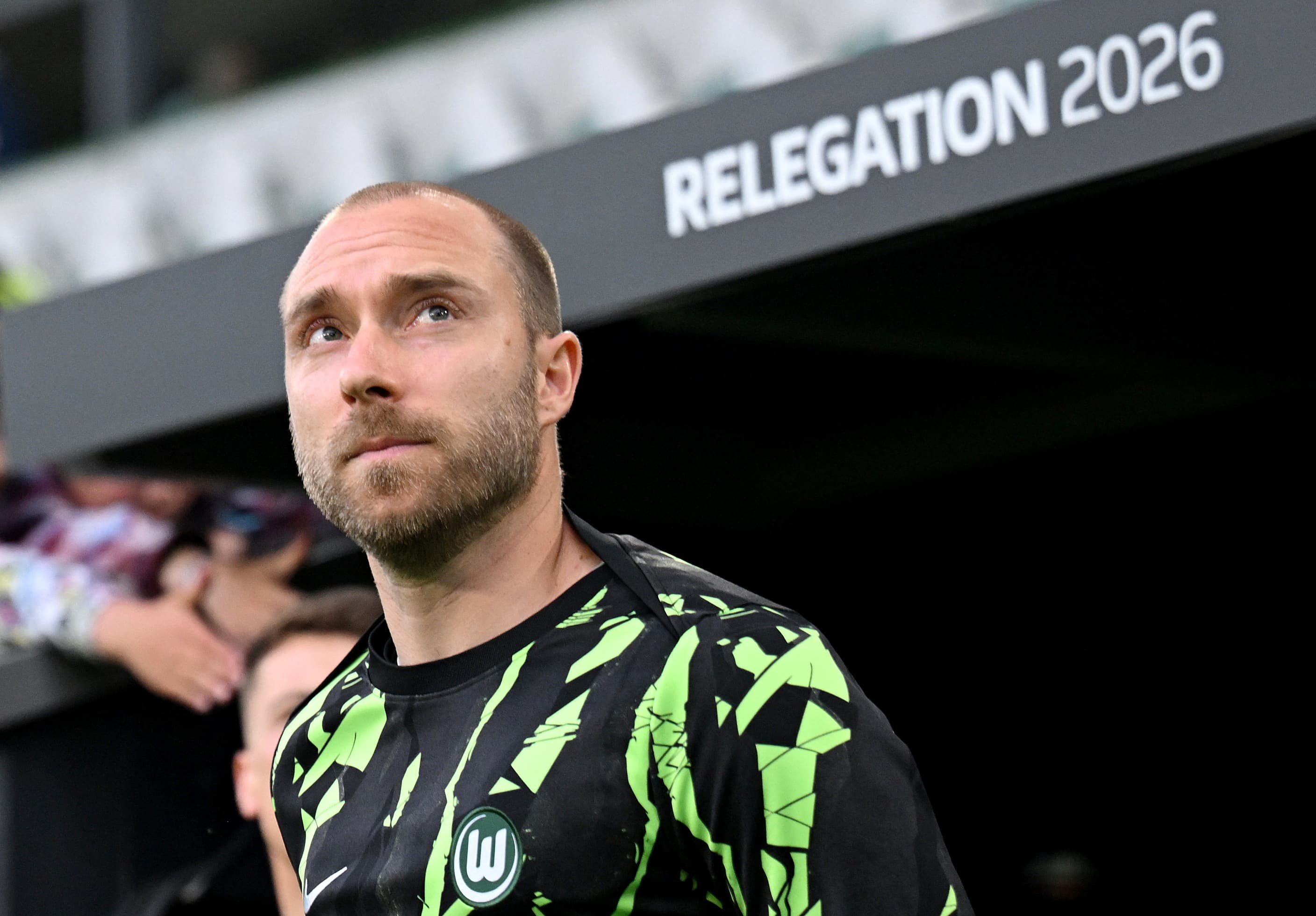Christian Eriksen bir kez daha korkuttu: Maçta aniden yere yığıldı