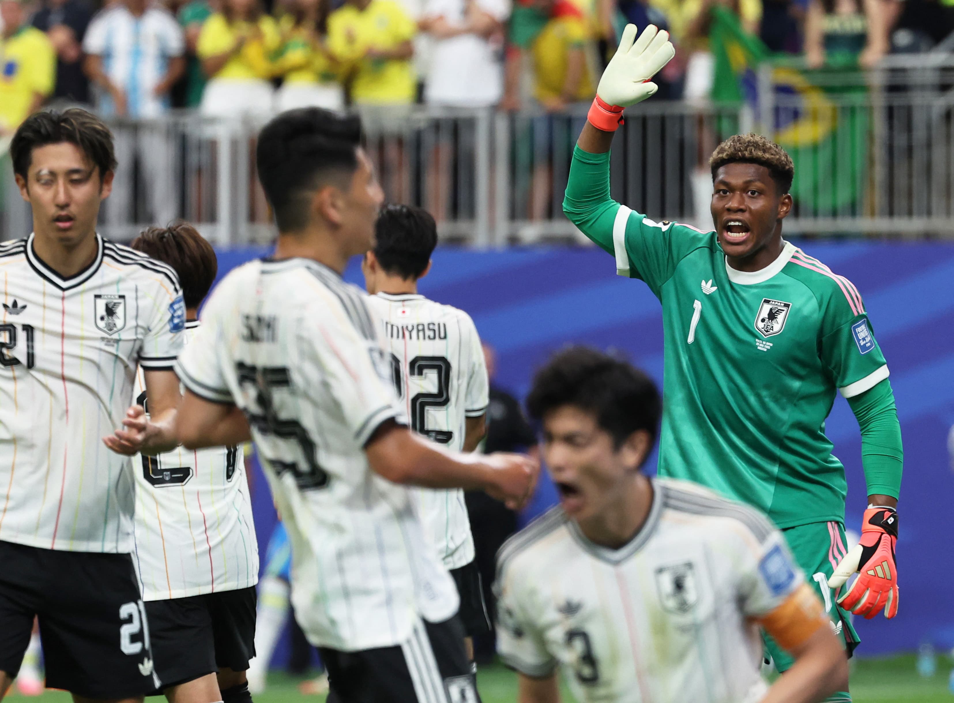 Zion Suzuki, PSG'nin transfer listesine girdi