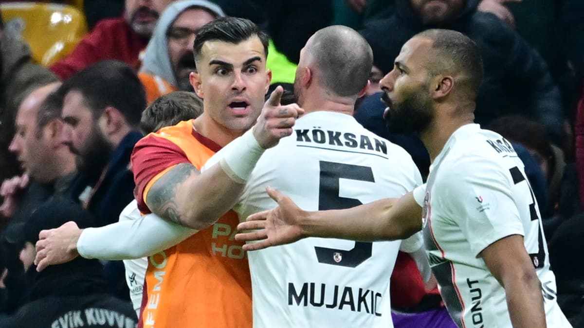 Trio'dan Galatasaray maçındaki penaltı pozisyonu için olay yorum! "Kırmızı kartı vermedi"