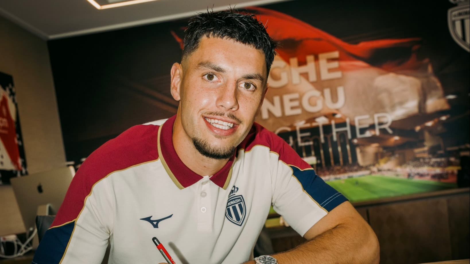 Galatasaray'ın hedefindeki genç golcü Matthis Abline Monaco'ya transfer oldu