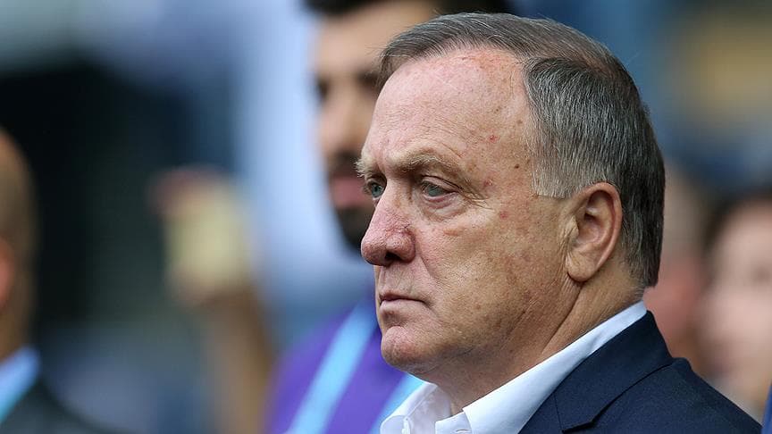 Dick Advocaat, Curaçao'nun teknik direktörü olarak geri döndü