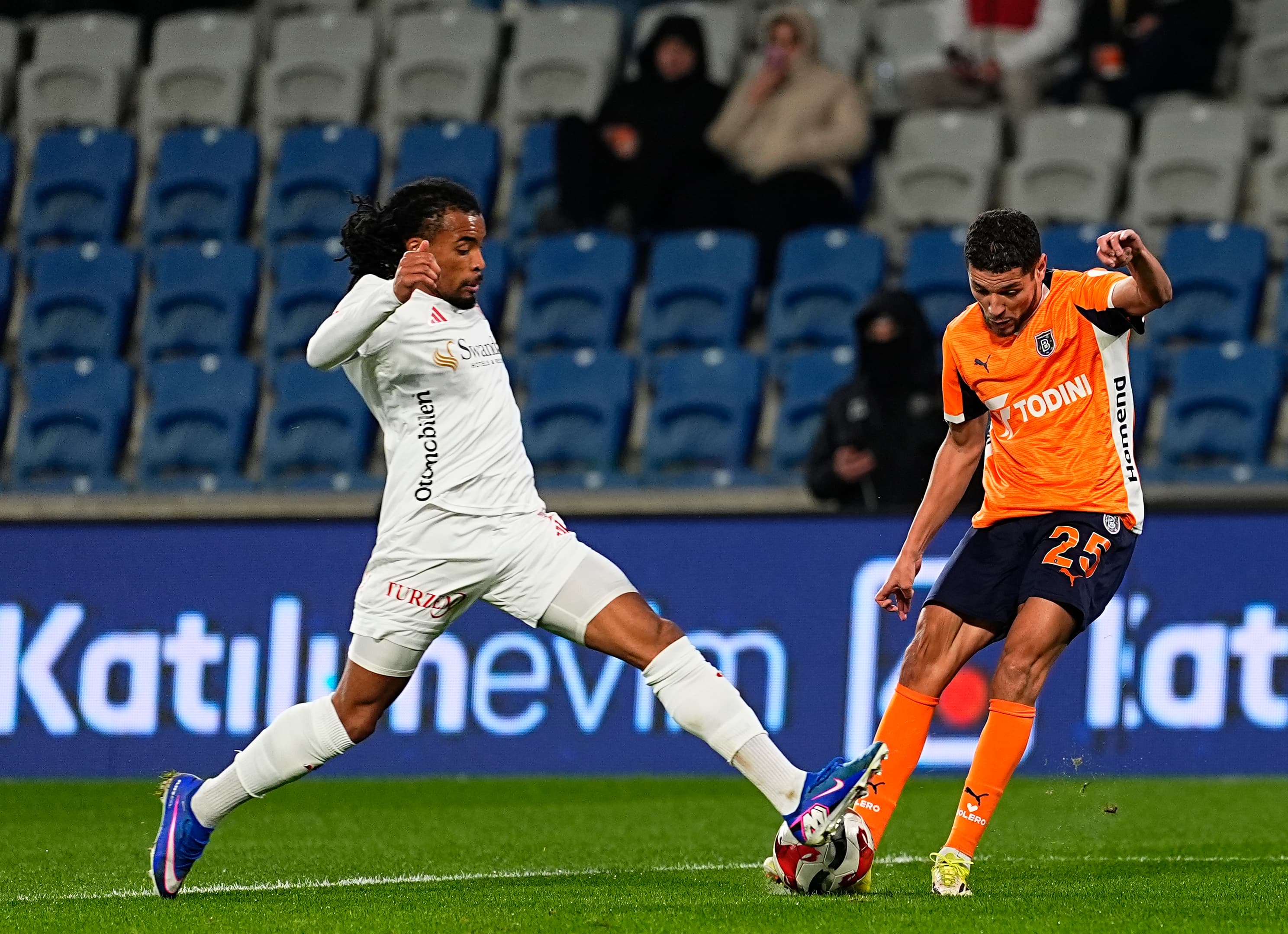 Başakşehir-Antalyaspor maçında gol sesi çıkmadı