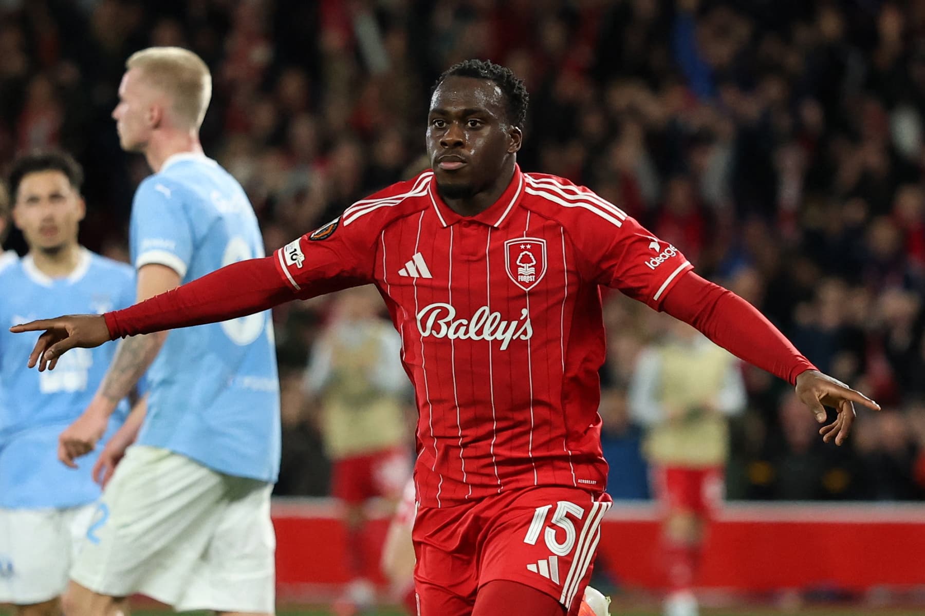 Beşiktaş'a yazılan Arnaud Kalimuendo yeni takımına imza atıyor