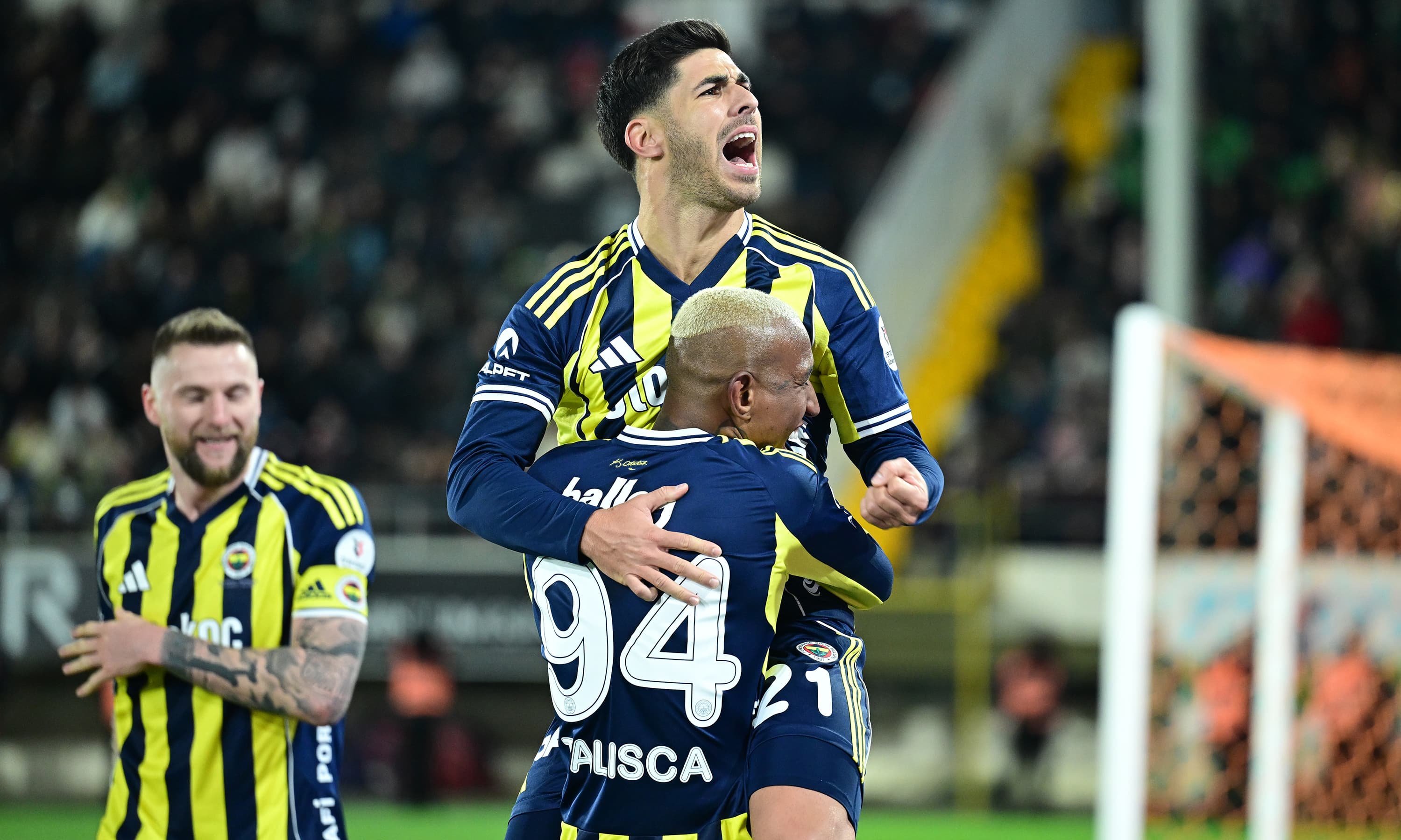 Tedesco taktiği şişelerle verdi, Asensio işi bitirdi: Gol öncesi herkesin konuştuğu görüntü