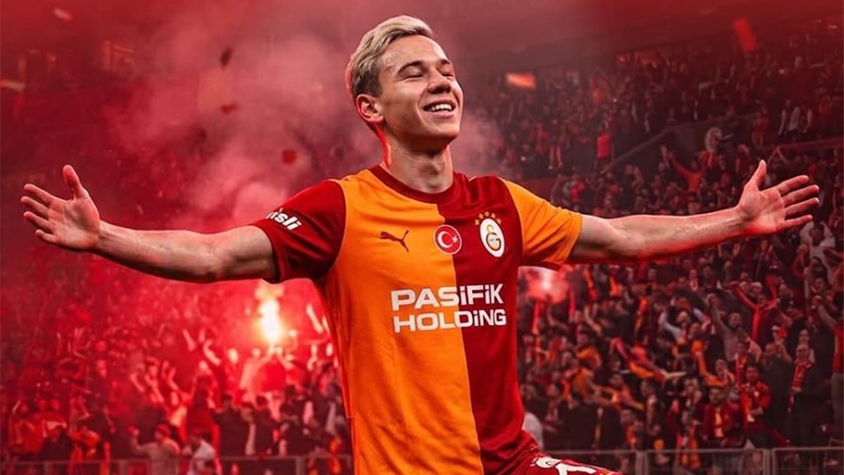 Batrakov, Galatasaray'ın İlk Rus Futbolcusu Oldu