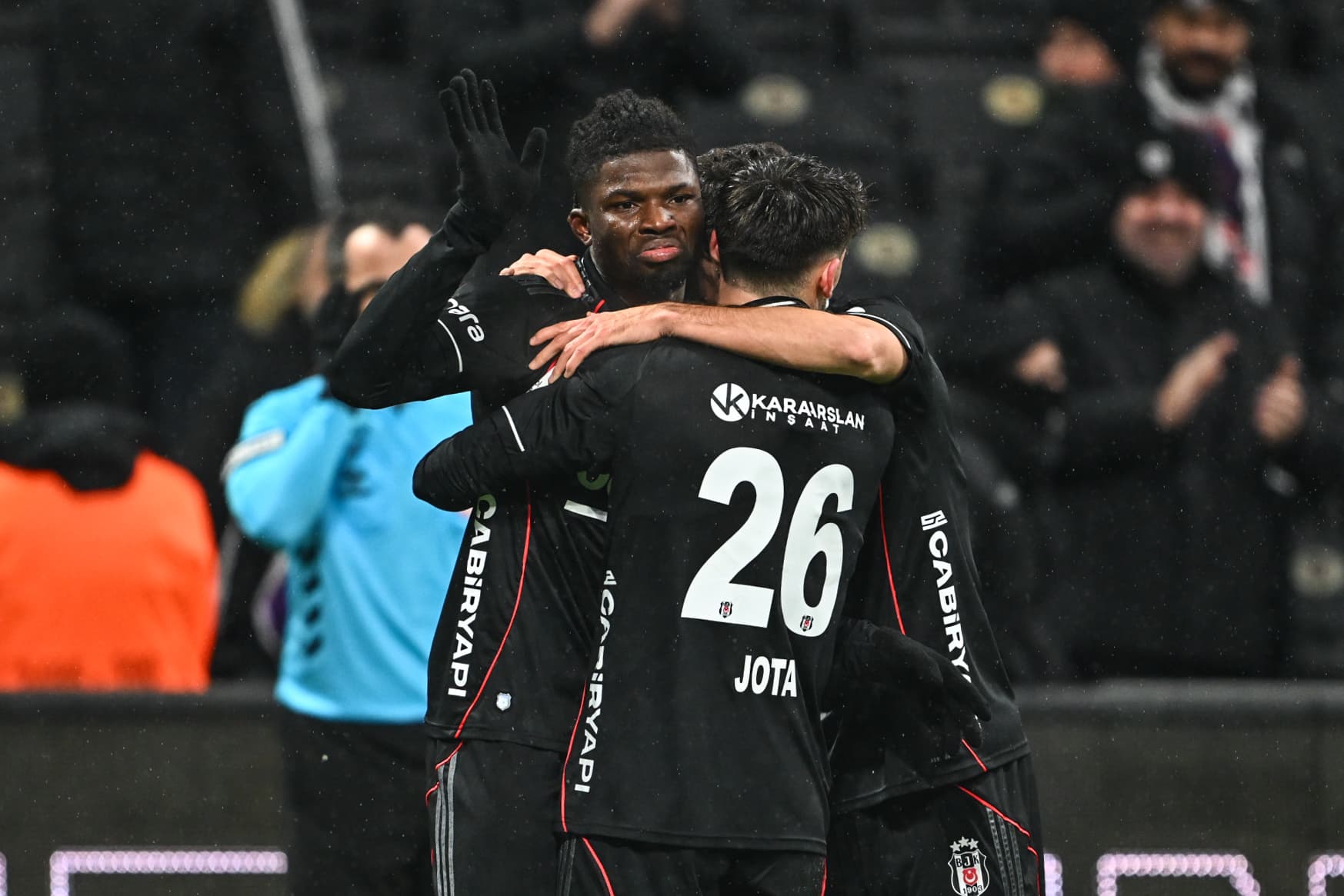 Beşiktaş'a galibiyeti getiren El Bilal Toure takımı vurguladı: "Herkesin katkısı var"