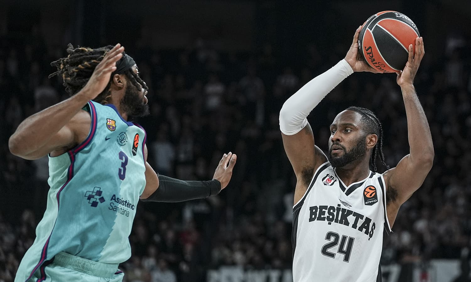 Beşiktaş, Barcelona karşısında mağlup oldu