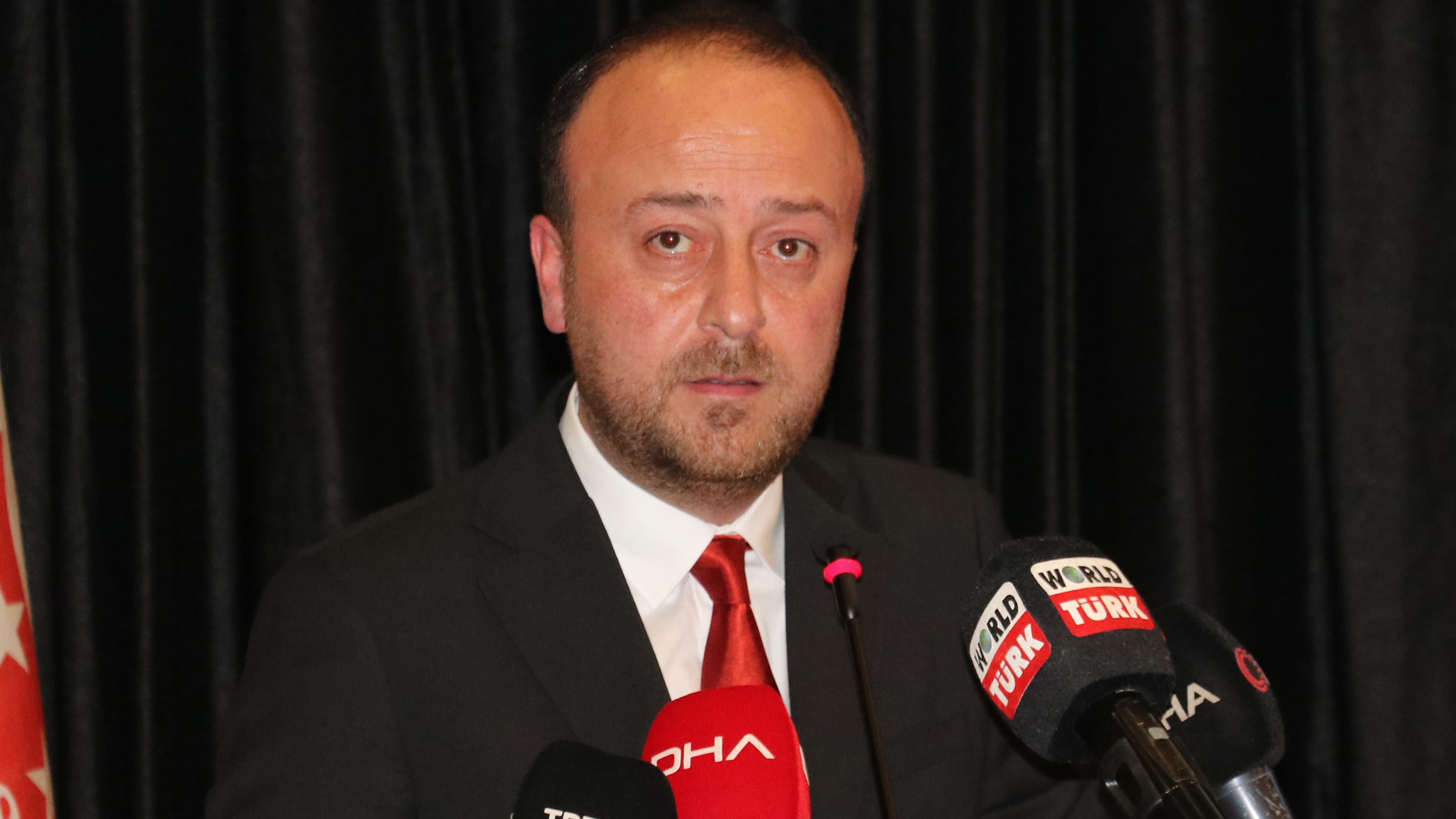 Sivasspor'un başkanlığına Burak Özçoban yeniden seçildi