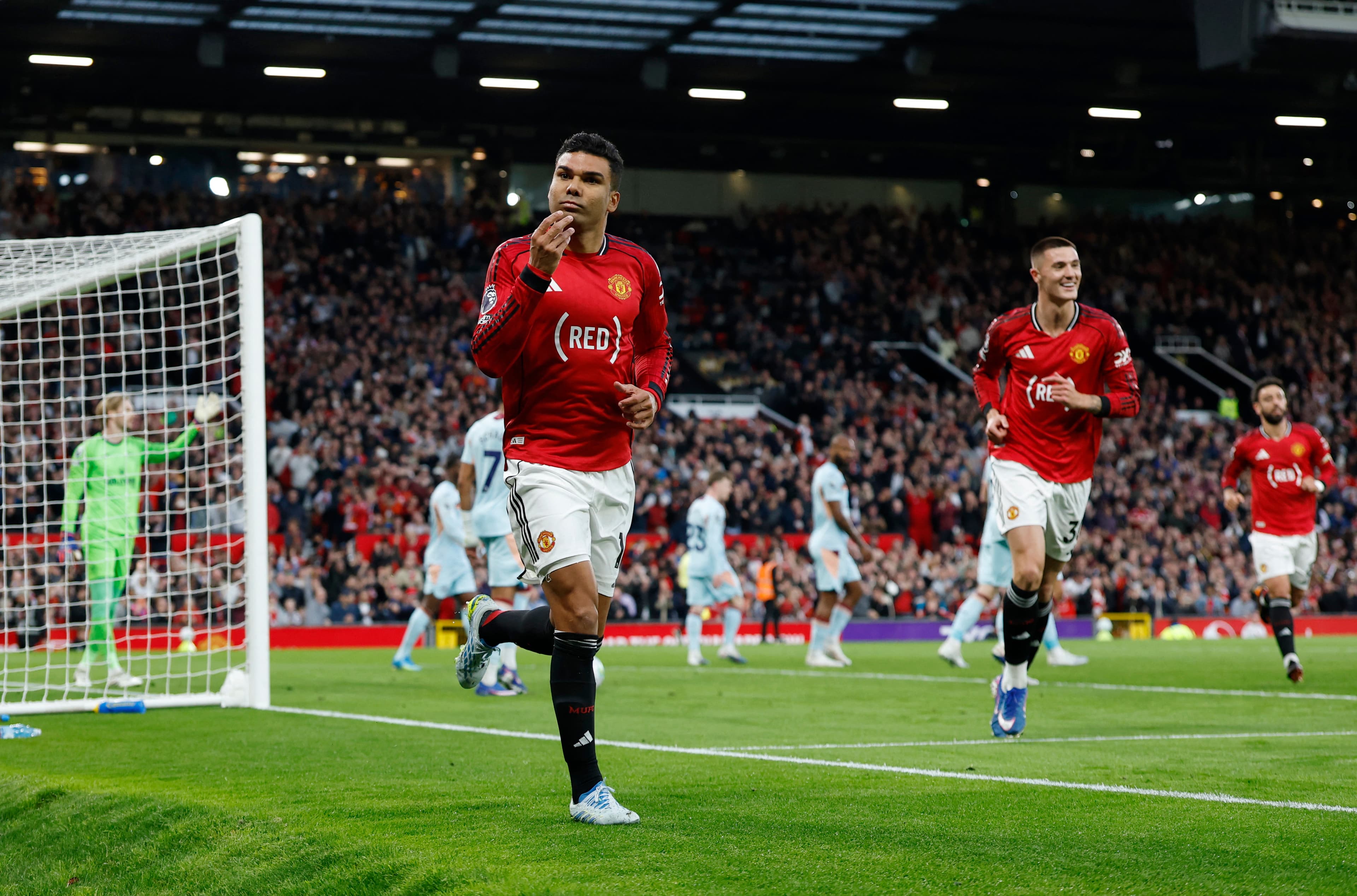 Manchester United evinde rahat kazandı