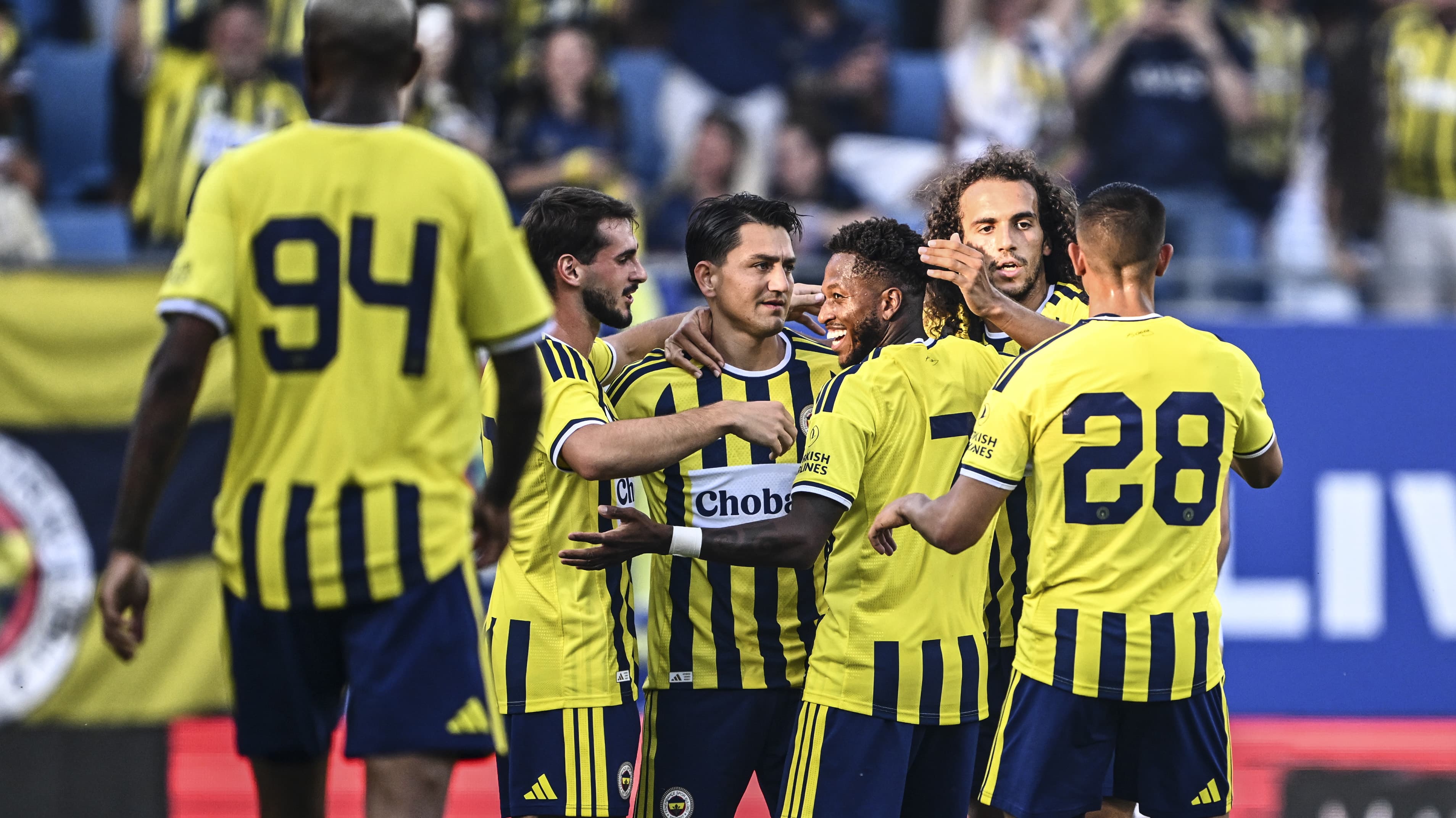Fenerbahçe, Pogon Szczecin'i 4-0 ile geçti