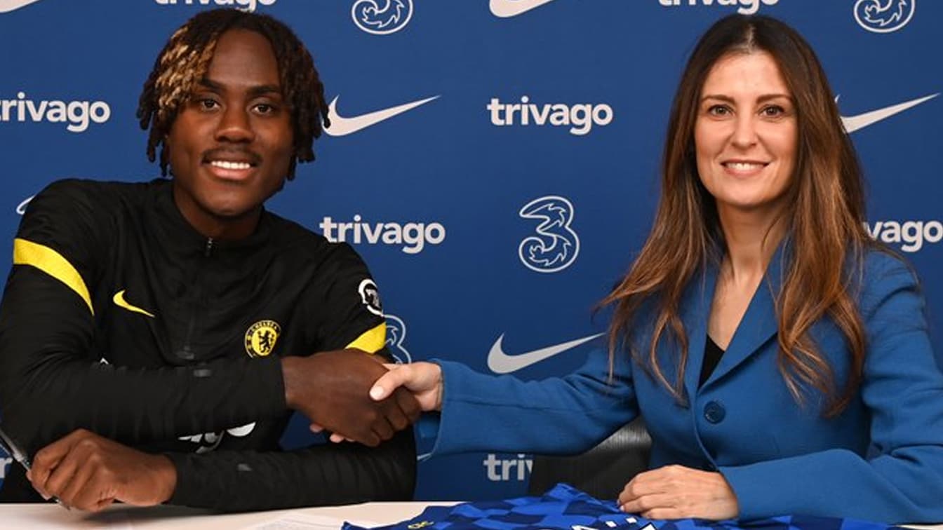 Como, Trevoh Chalobah için Chelsea ile 30 milyon euroya anlaştı