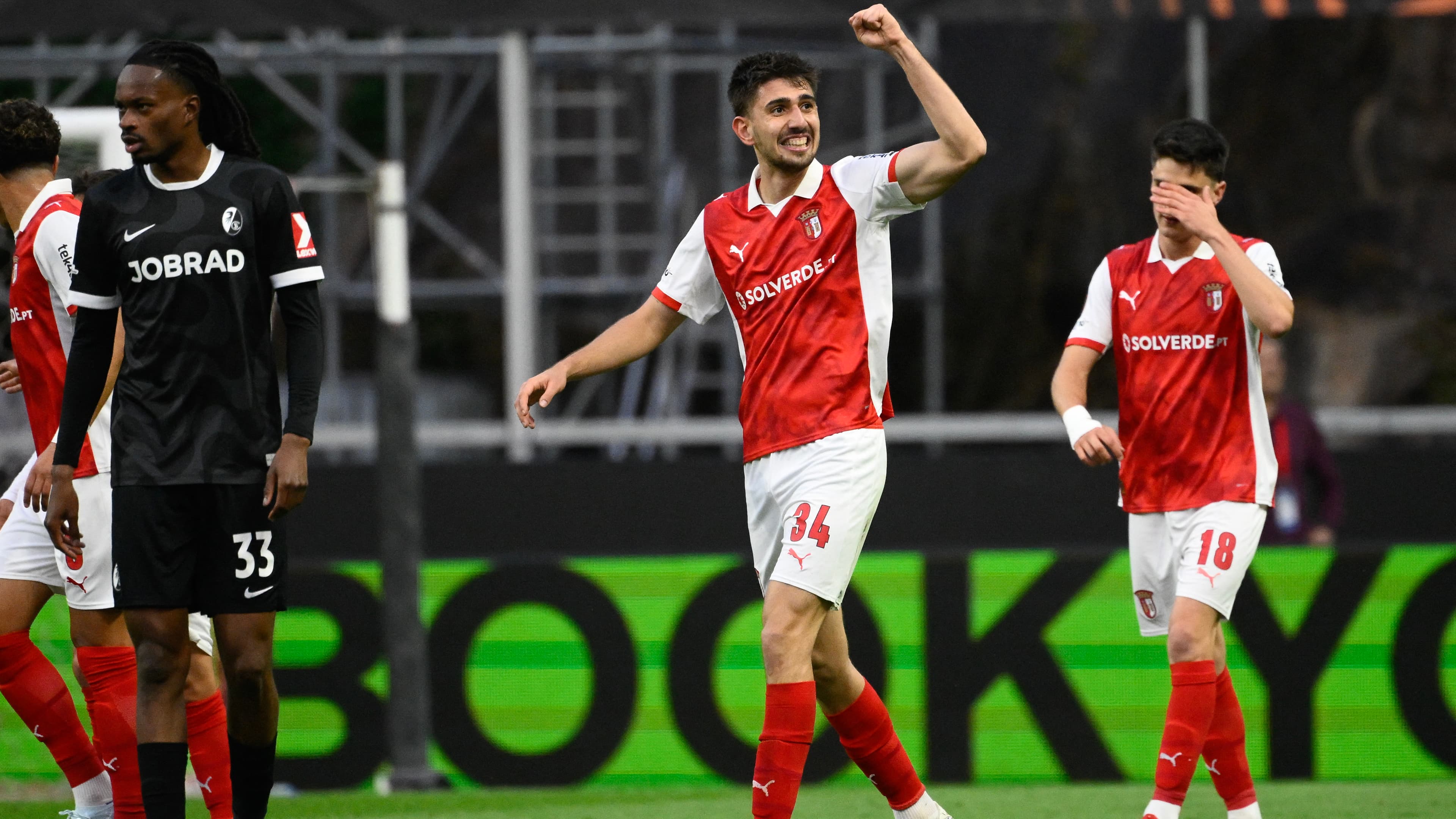 Demir Ege Tıknaz ağları sarstı, Braga ilk maçı kazandı