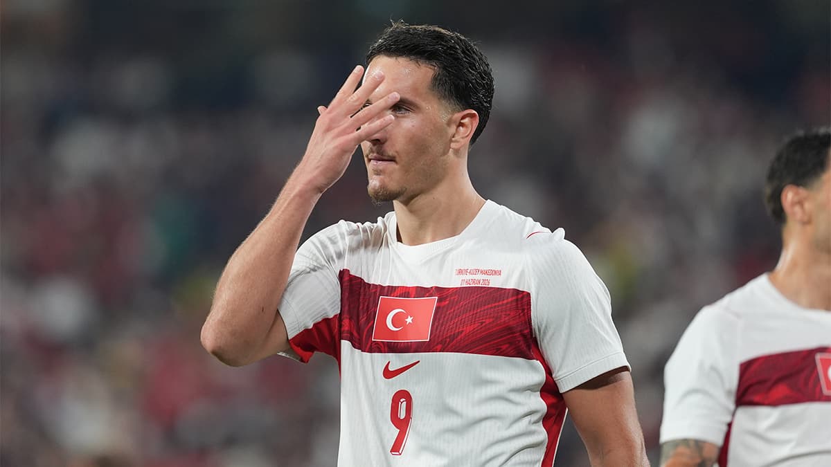 Galatasaray, Deniz Gül transferinde Porto'nun istediği rakam nedeniyle geri adım attı.