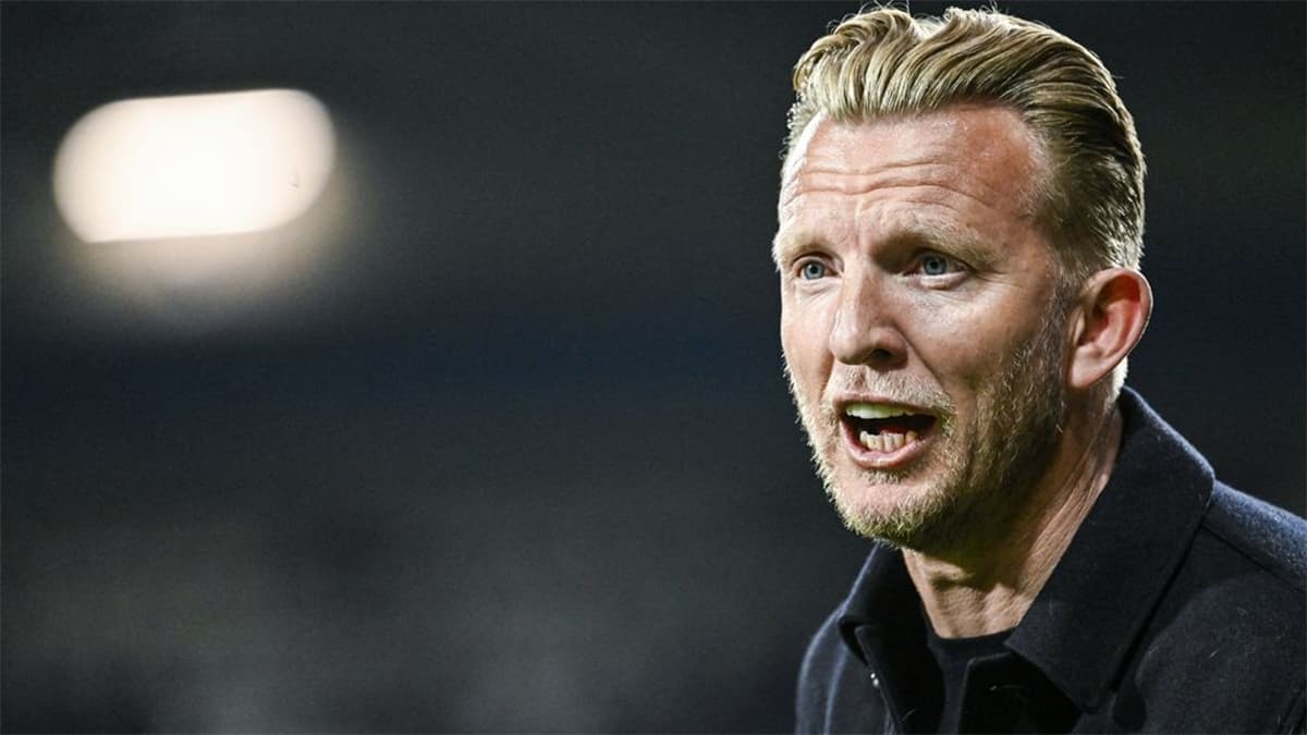 Fenerbahçe, Dirk Kuyt ile anlaştı ve İstanbul'a yola çıktı