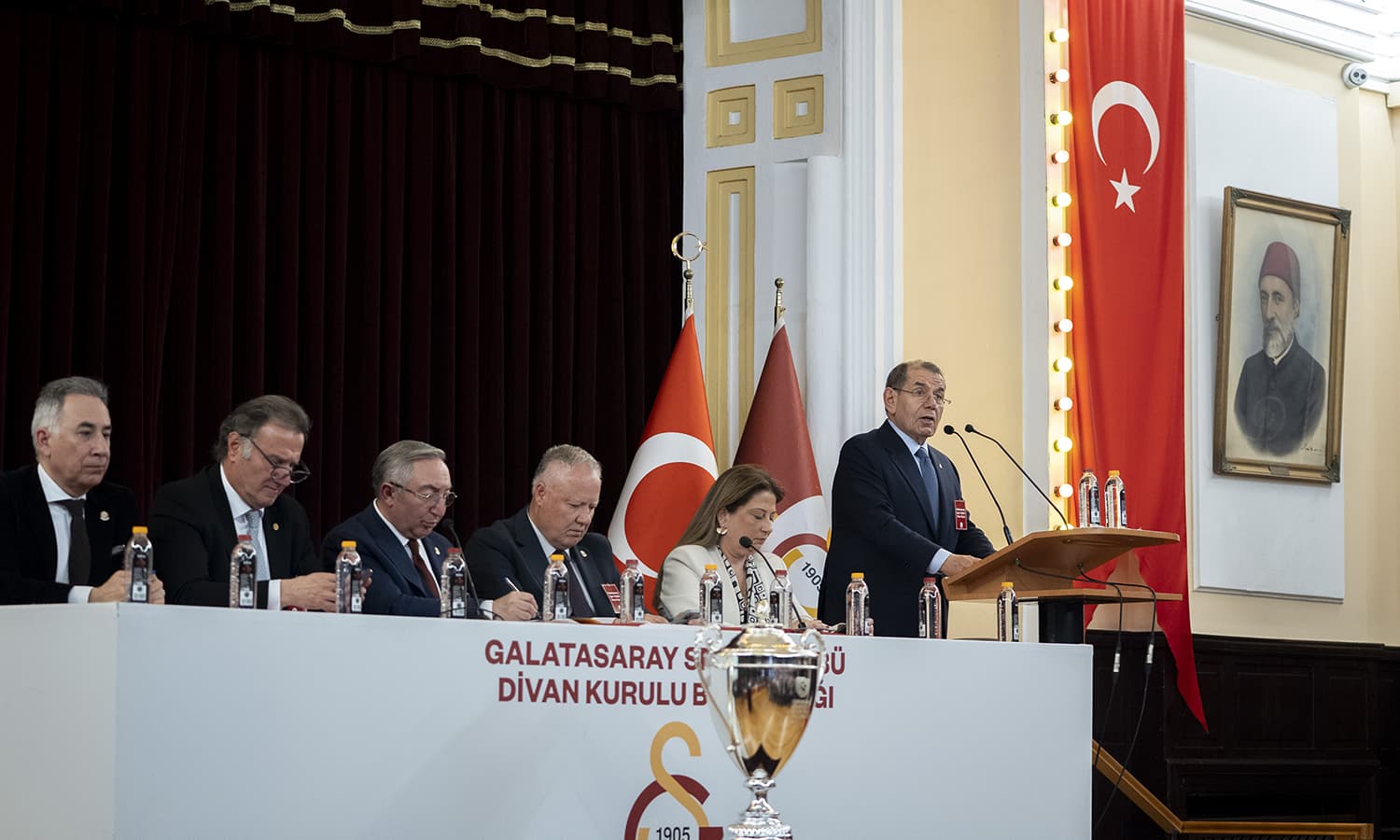 Galatasaray'da divan kurulu toplantısı yarın yapılacak