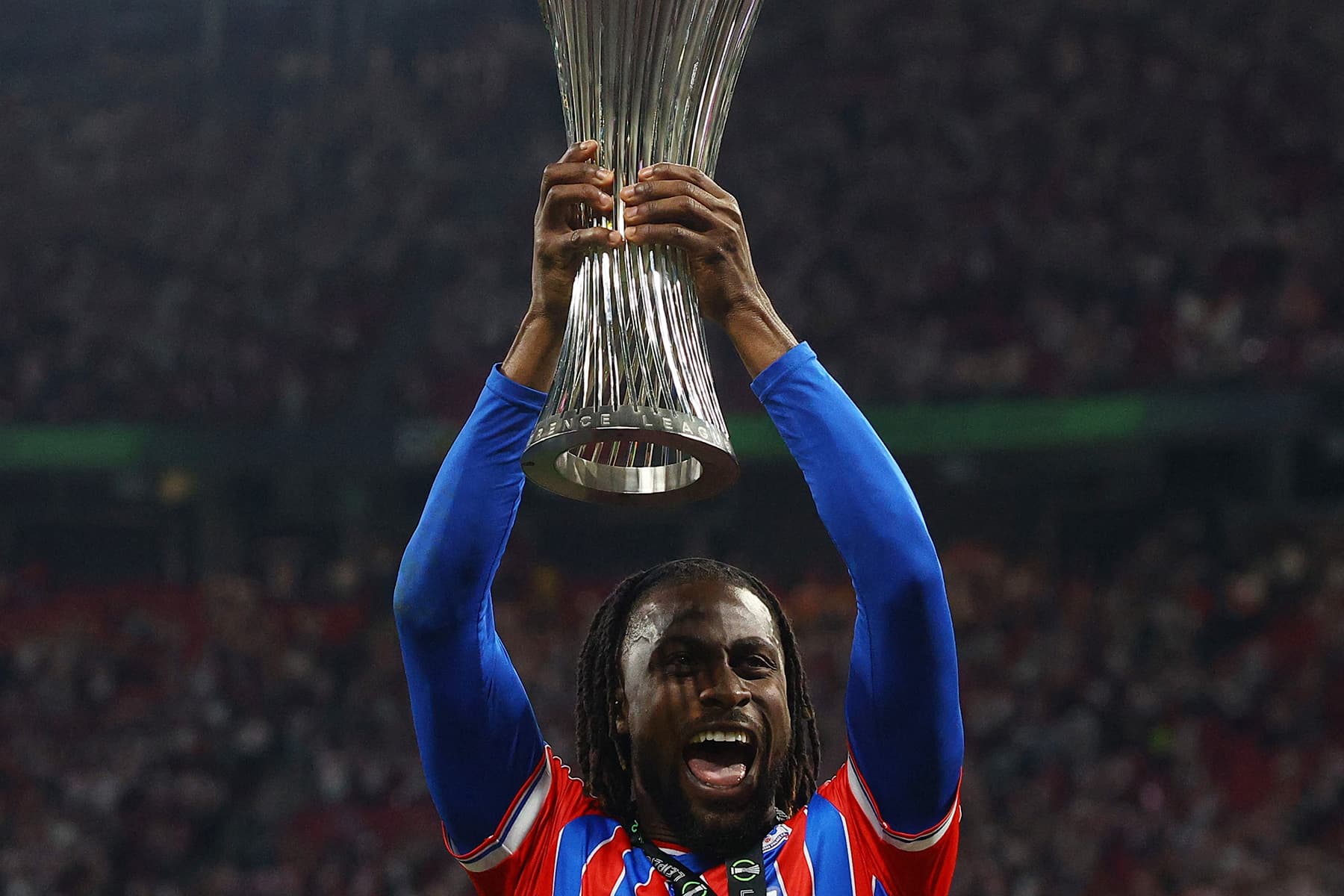 Crystal Palace, UEFA Konferans Ligi'ni kazanarak tarihi bir başarı elde etti