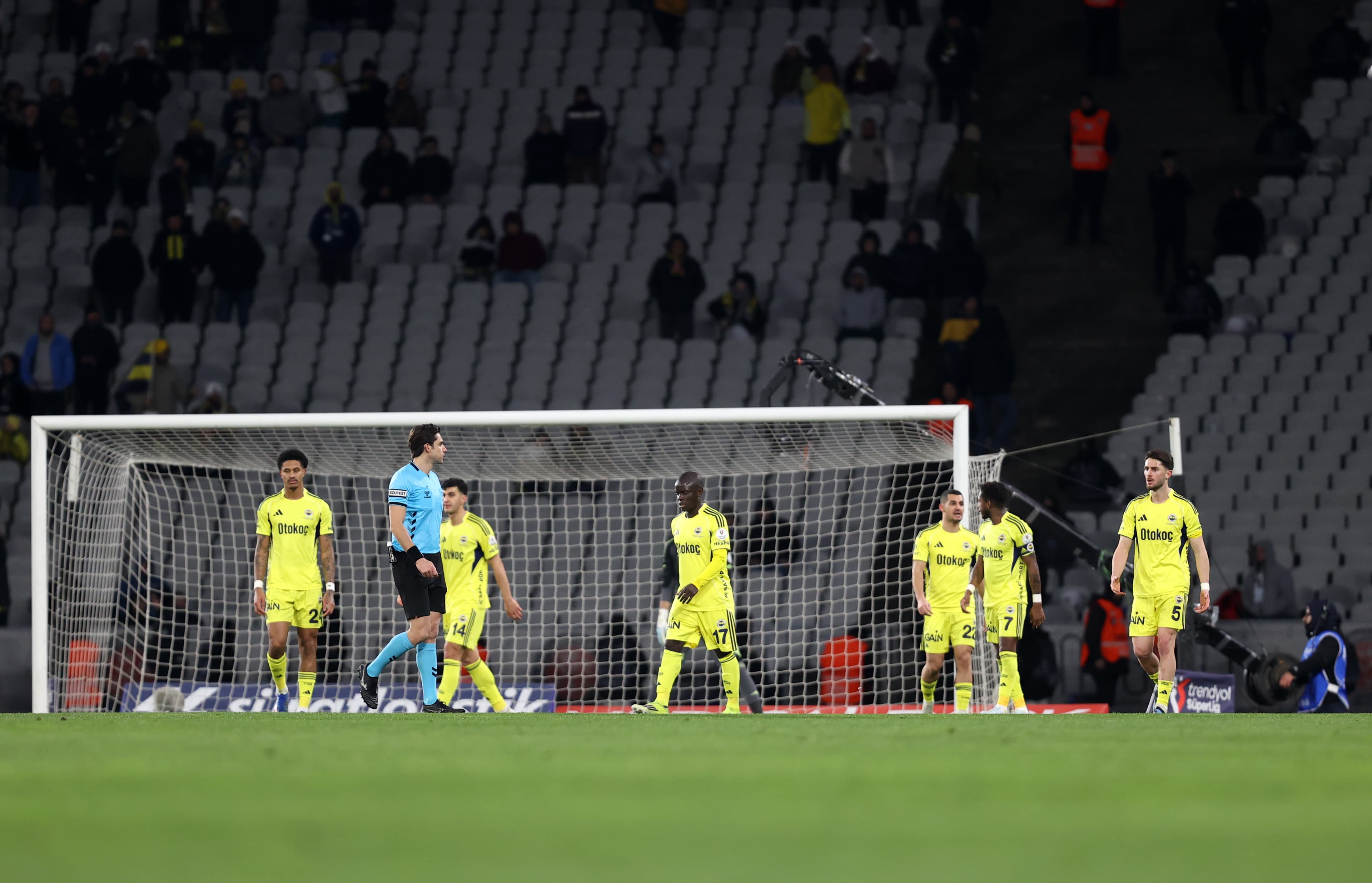 Guendouzi'den maç sonrası çarpıcı sözler: "Bebekler gibi oynadık"