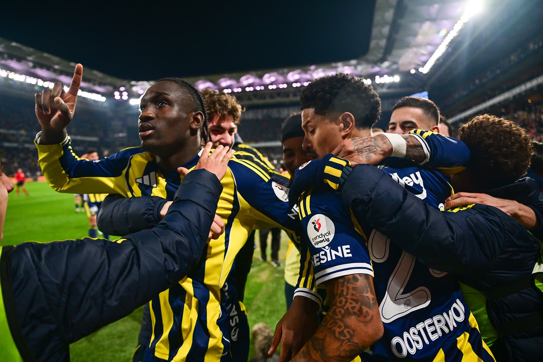 Fenerbahçeli futbolculardan galibiyet yorumu: "İstediğimiz 3 puanı aldık"