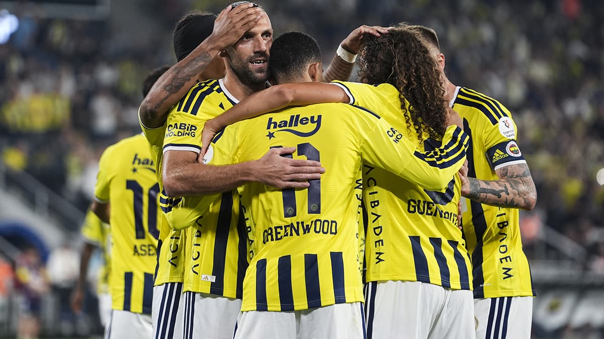 Fenerbahçe, Konyaspor'u 4-2 yenerek iyi bir performans sergiledi