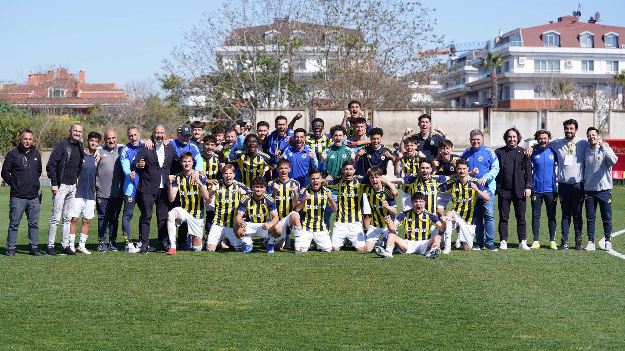 Günün ilk derbisi Fenerbahçe'nin! Sarı-lacivertliler U19'da Galatasaray'ı mağlup etti