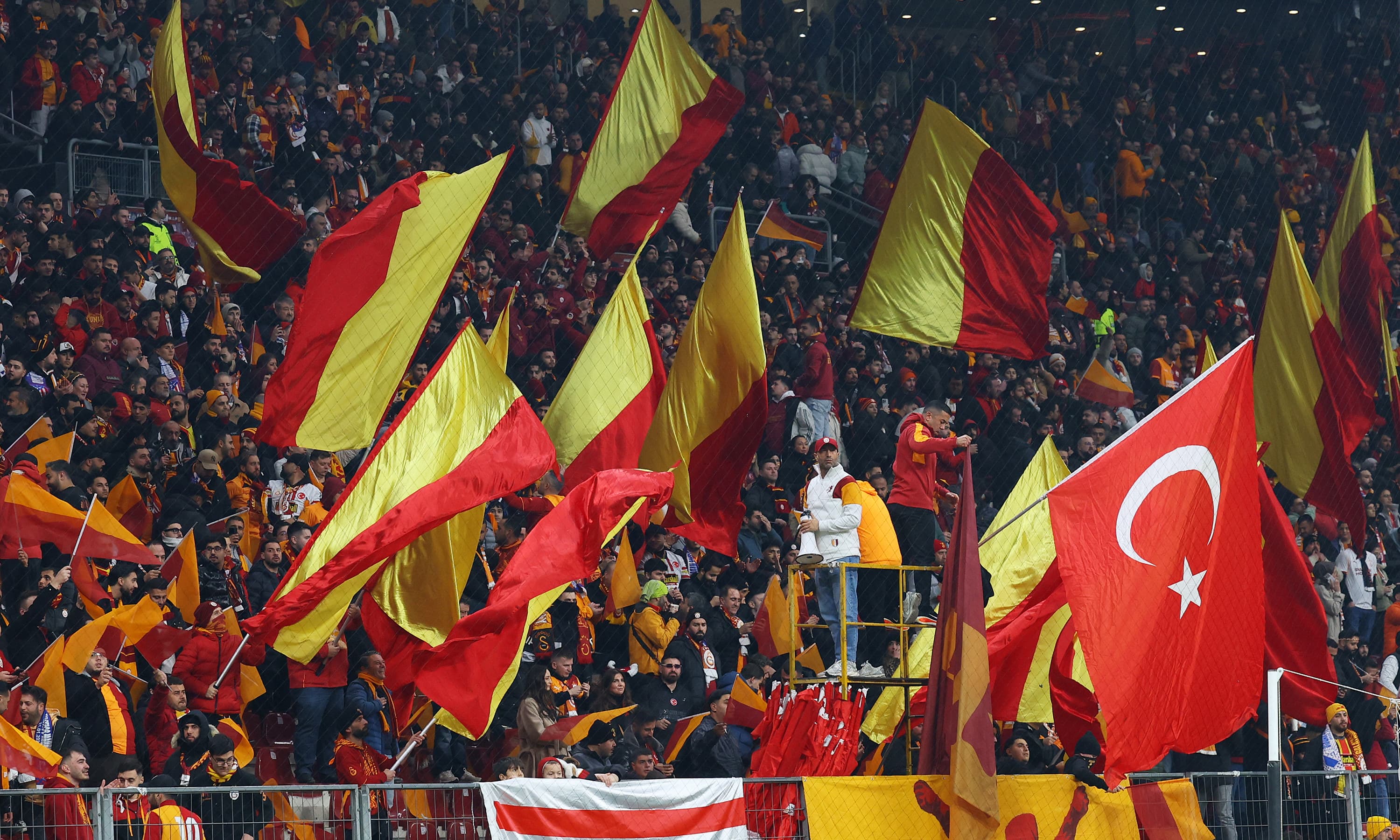 Galatasaraylı taraftarlar derbide koreografi yapacak mı? Kararın sebebi de belli oldu