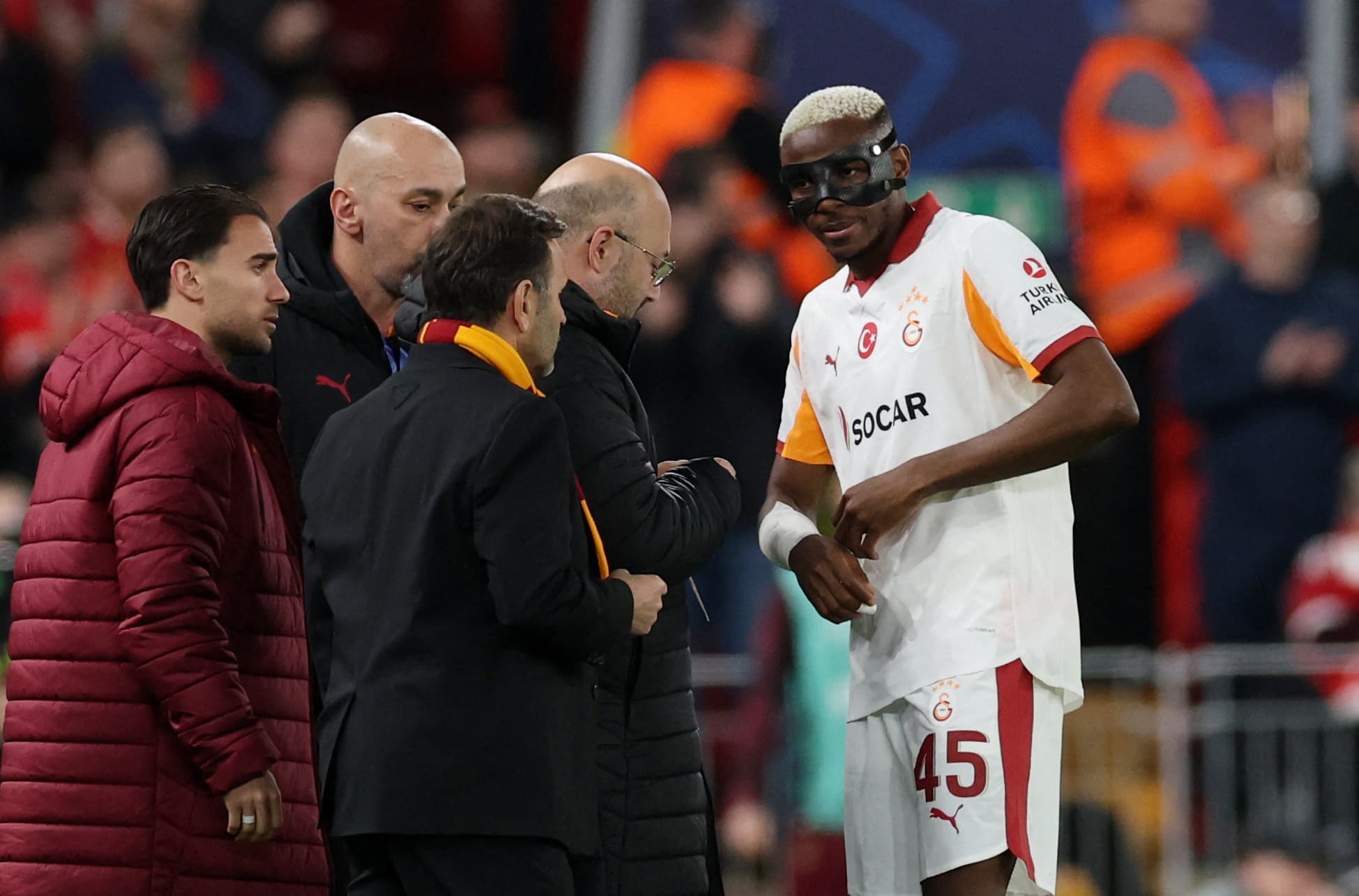 SON DAKİKA | Galatasaray'da Victor Osimhen, Liverpool maçına devam edemedi