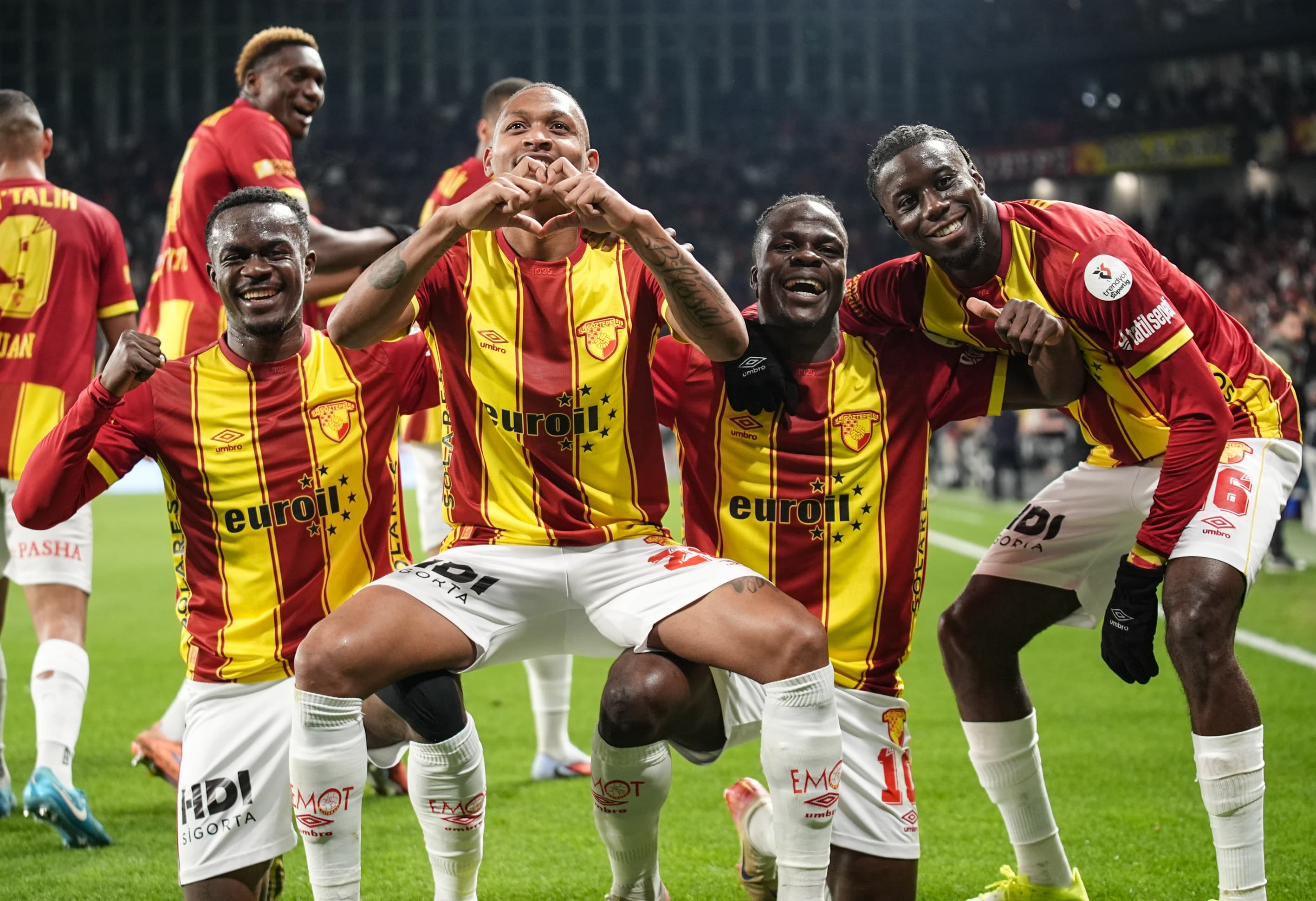 Göztepe zirveden kopmuyor: 3 puan 3 golle geldi