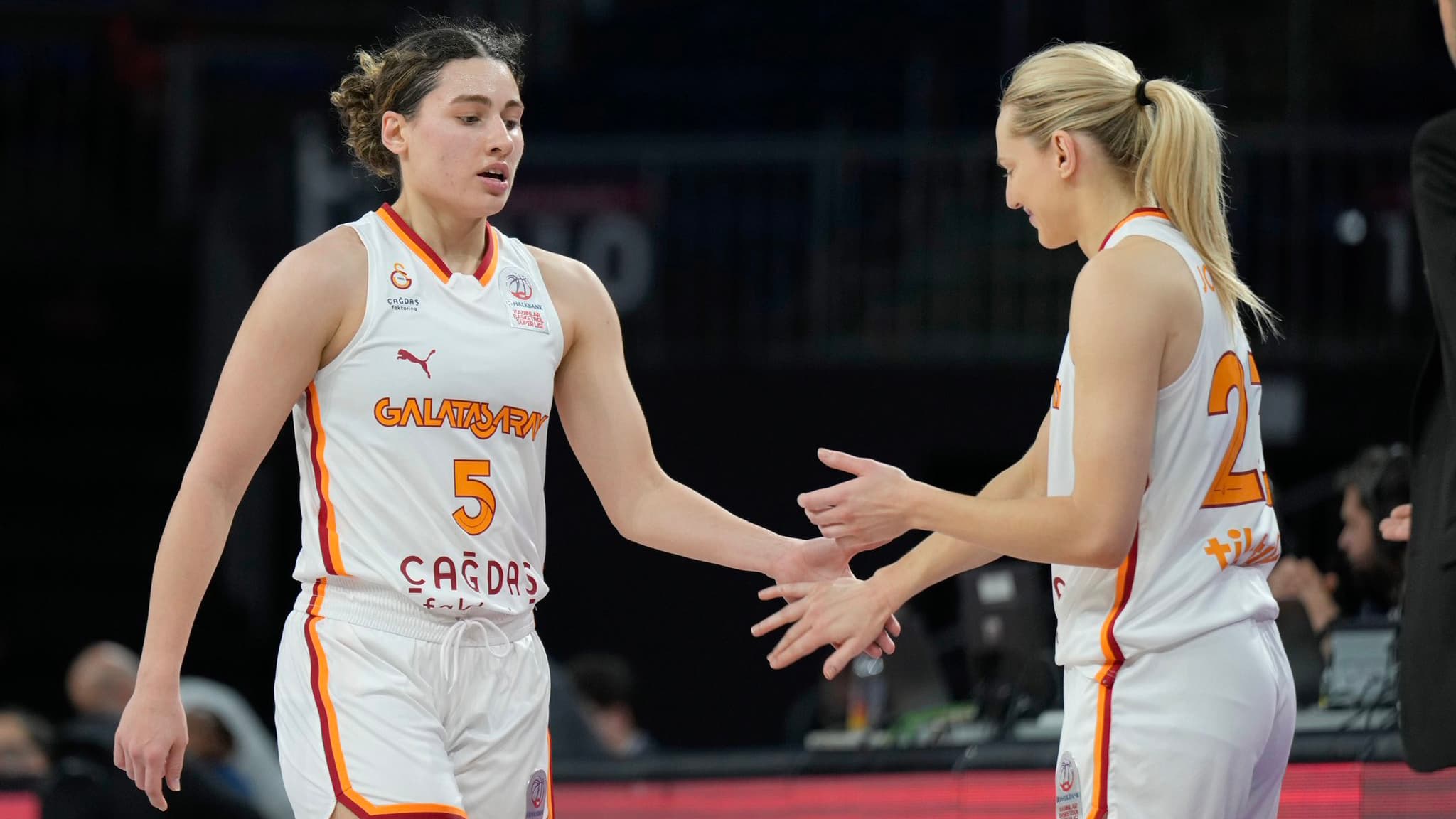 Galatasaray Çağdaş Faktoring, serinin ilk maçını kazandı