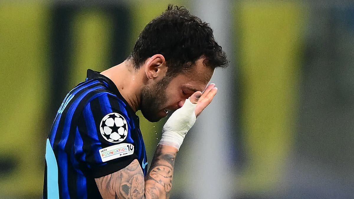 Hakan Çalhanoğlu'nun korktuğu başına geldi