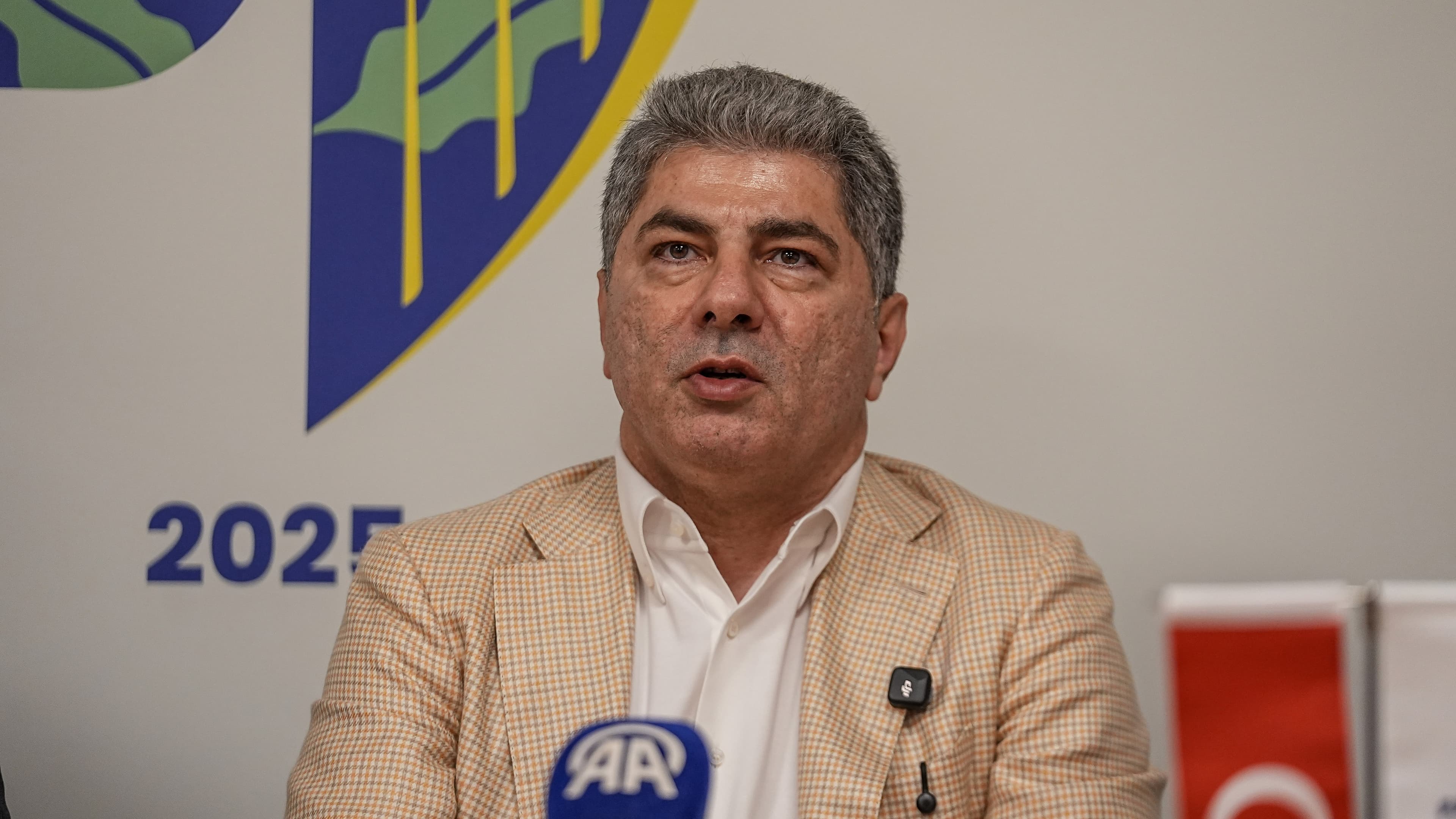 Hakan Safi'den yapı ve hakem eleştirisi