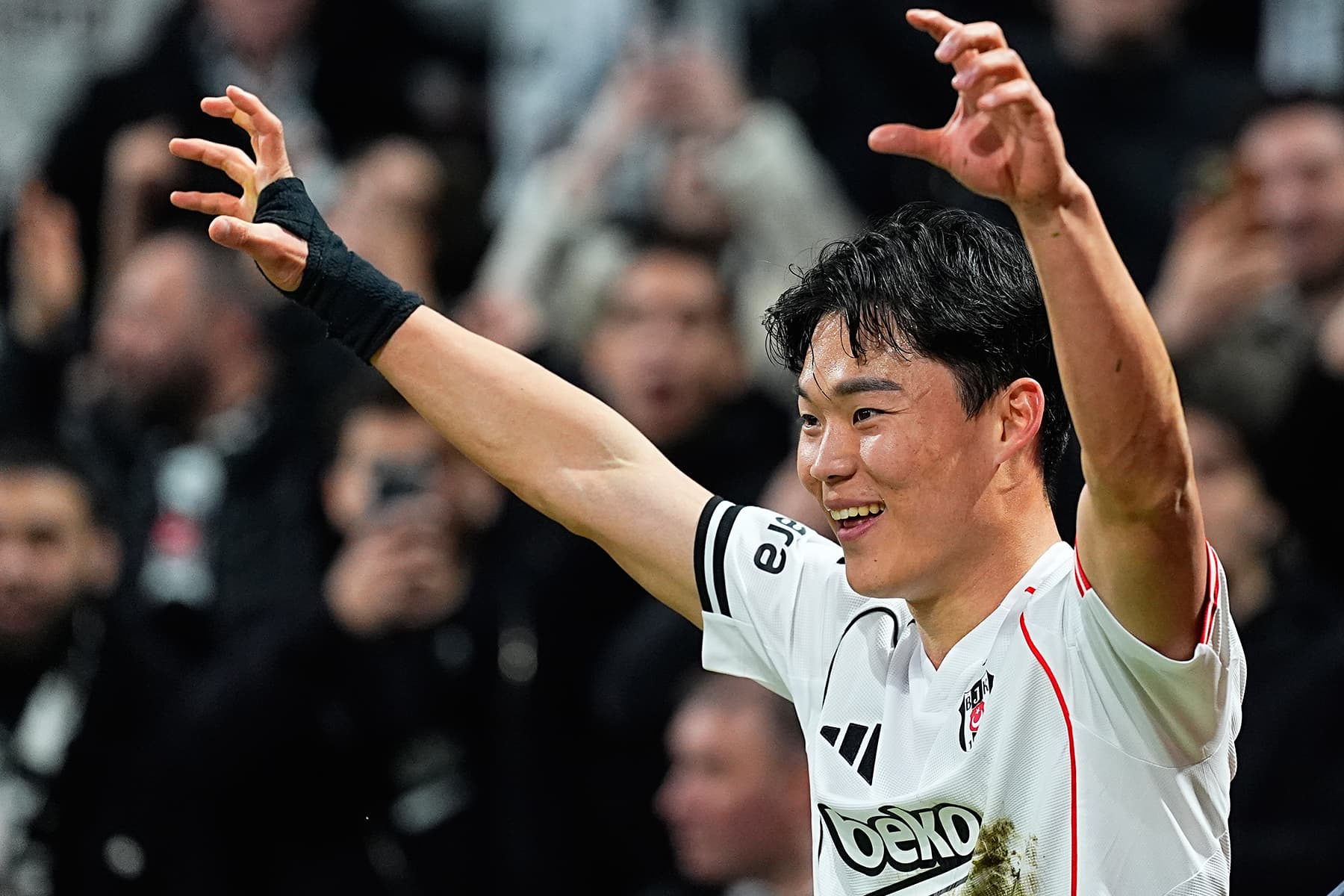 Beşiktaş maçı bittiği gibi Hyeon-gyu Oh'u duyurdular! Güney Kore'de yer yerinden oynadı