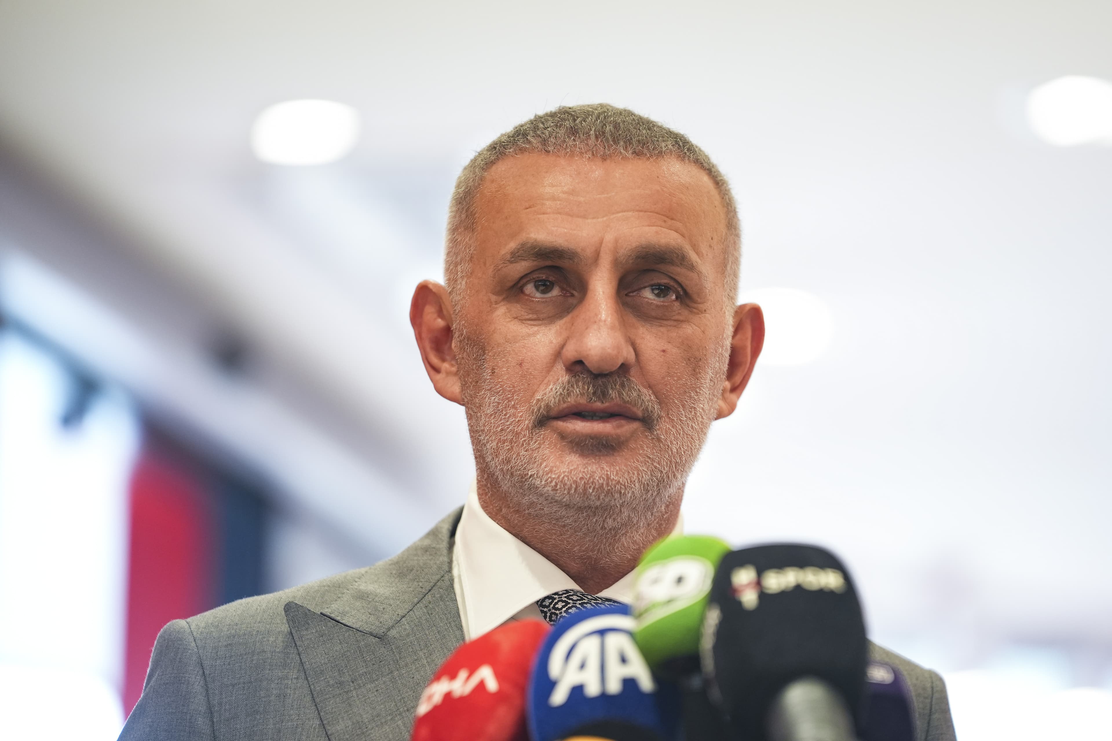 "Büyük konuşmak iyi bir şey değil" diyen İbrahim Hacıosmanoğlu'ndan açıklama