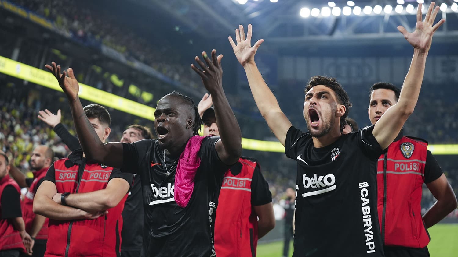 Beşiktaş, Fenerbahçe'yi yenerek derbi galibiyetine ulaştı