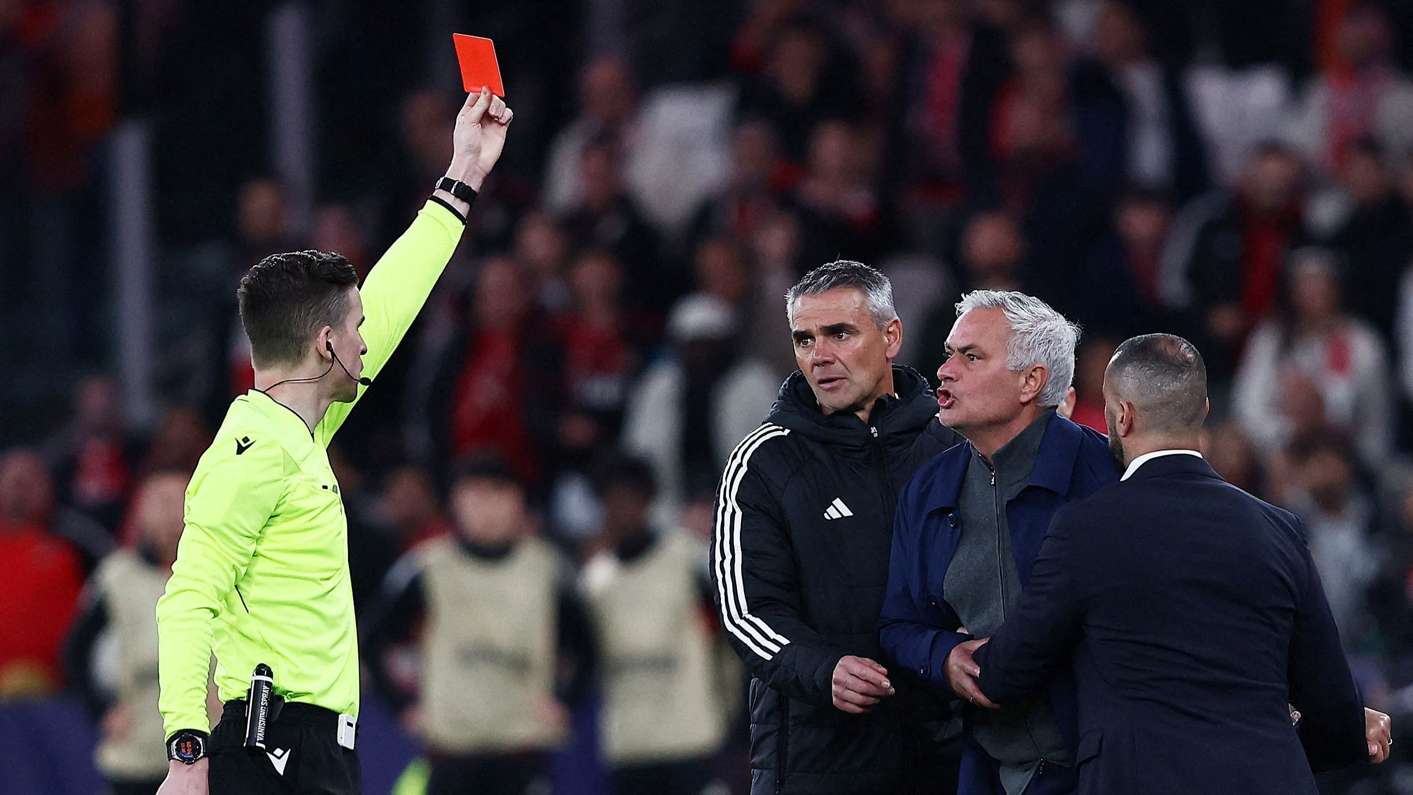 Portekiz'de kazan kaynıyor! Mourinho haberi geldiği gibi Benfica harekete geçti