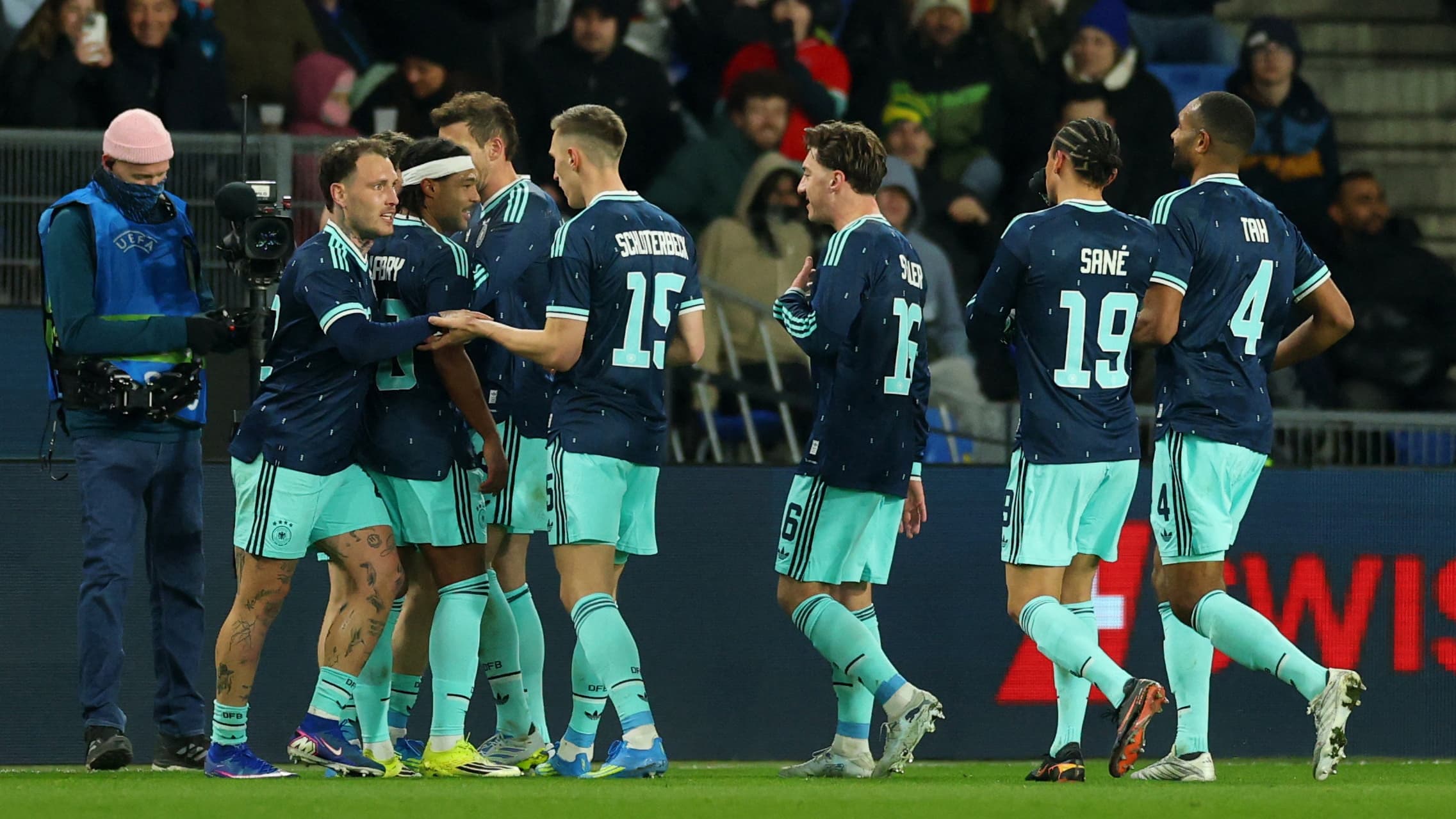 Gol düellosundan Almanya galip çıktı: Leroy Sane ilk 11'de forma giydi