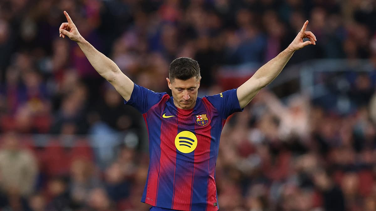 Robert Lewandowski Barcelona'dan ayrılacağını açıkladı