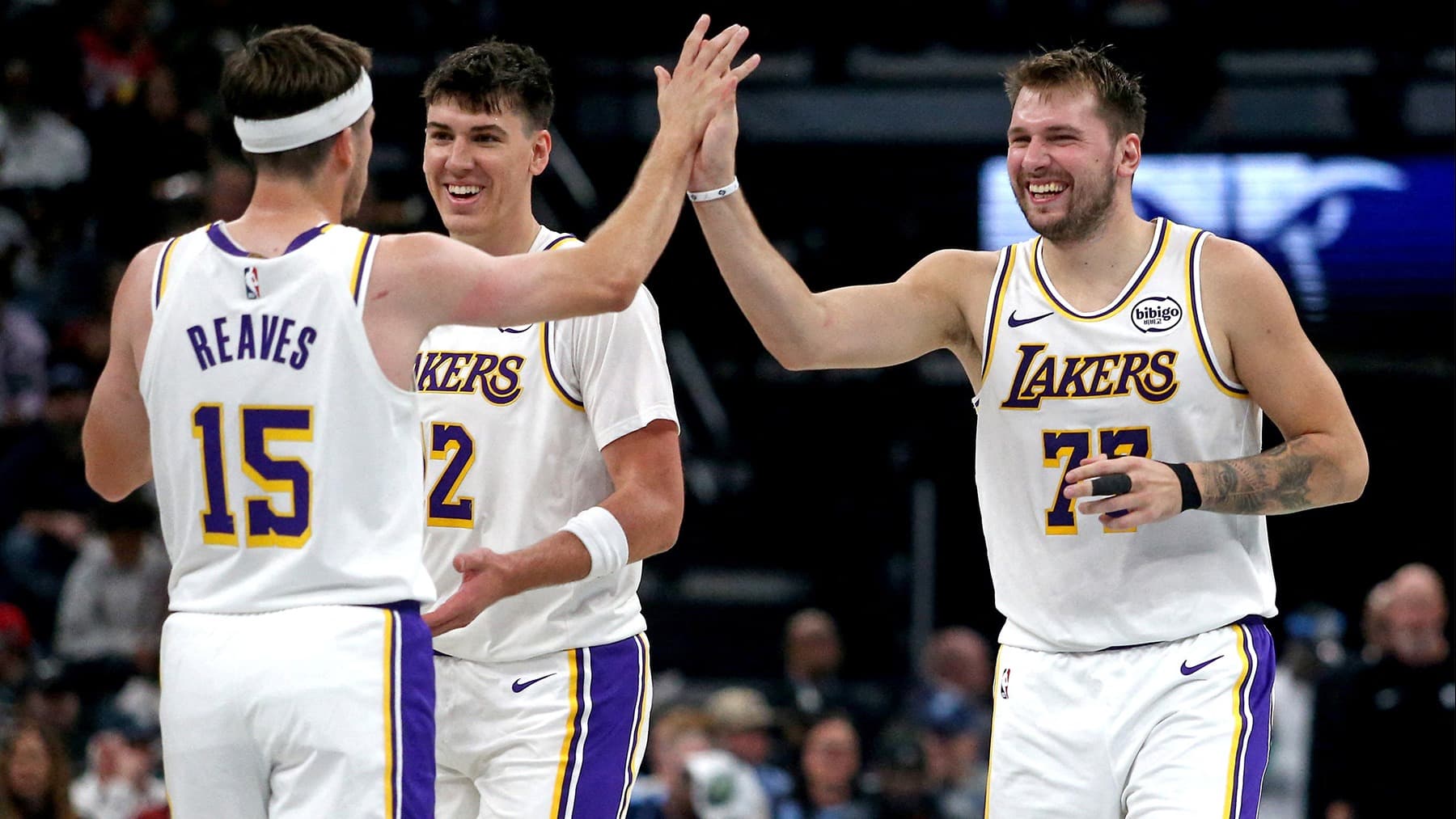 Lakers'a galibiyeti yıldızlar getirdi: Doncic ve James'ten 65 sayı