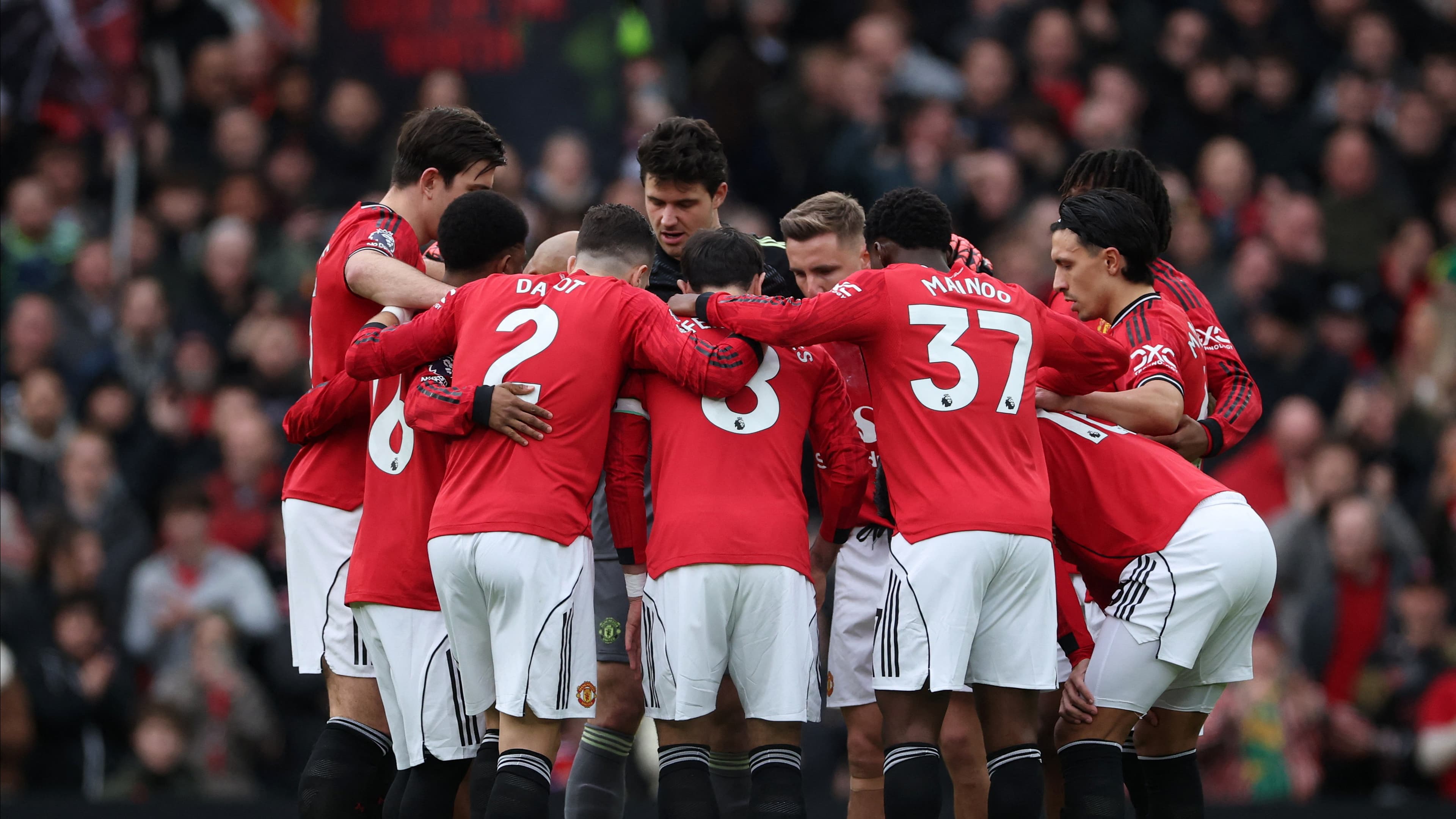 Manchester United derbide City'yi sahadan sildi: 5 golün 3'ü VAR'dan döndü