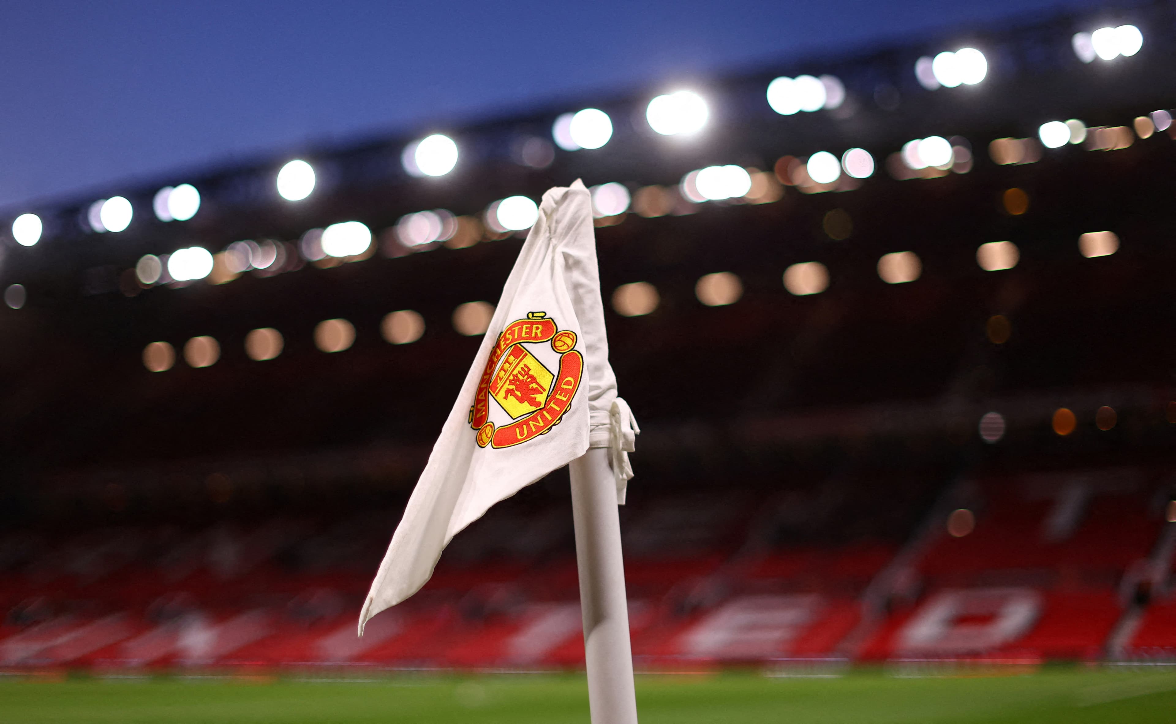 Manchester United, Carlos Baleba için 60 milyon sterlinlik teklif yaptı