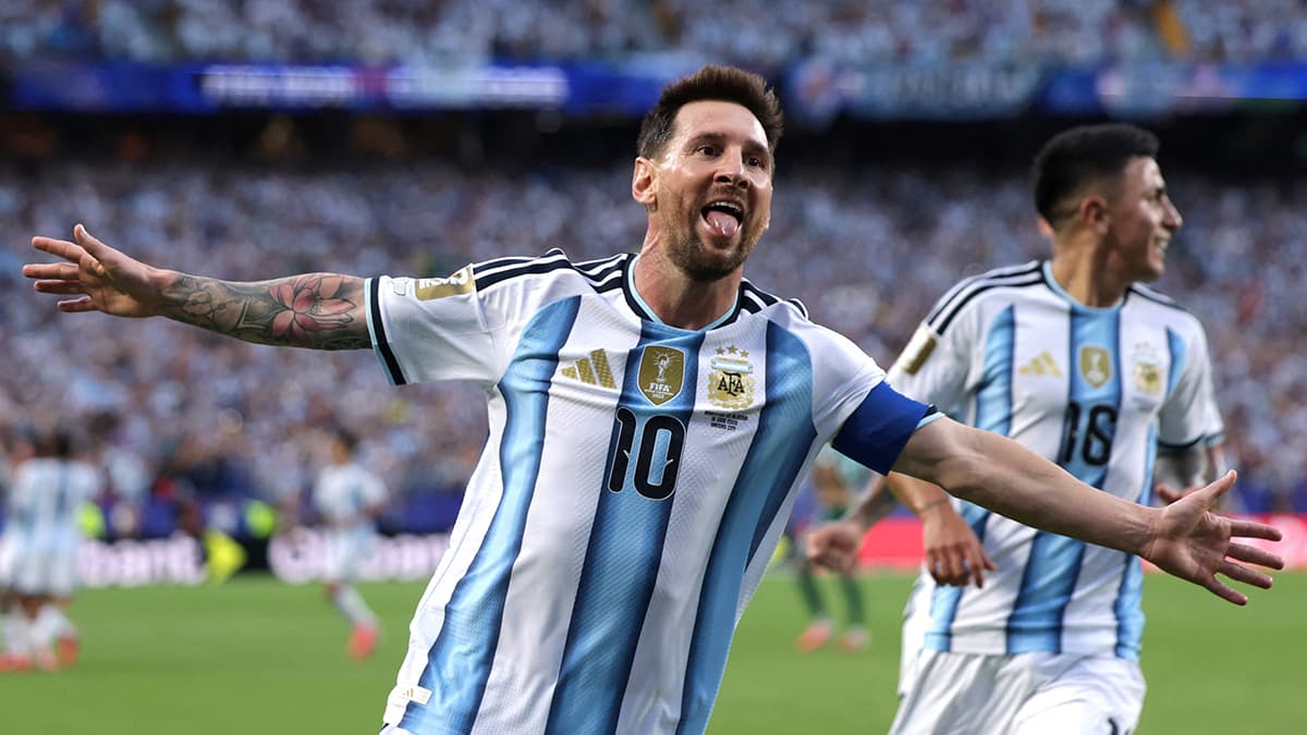 Messi, Cezayir karşısında hat-trick yaparak Arjantin'i galibiyete taşıdı
