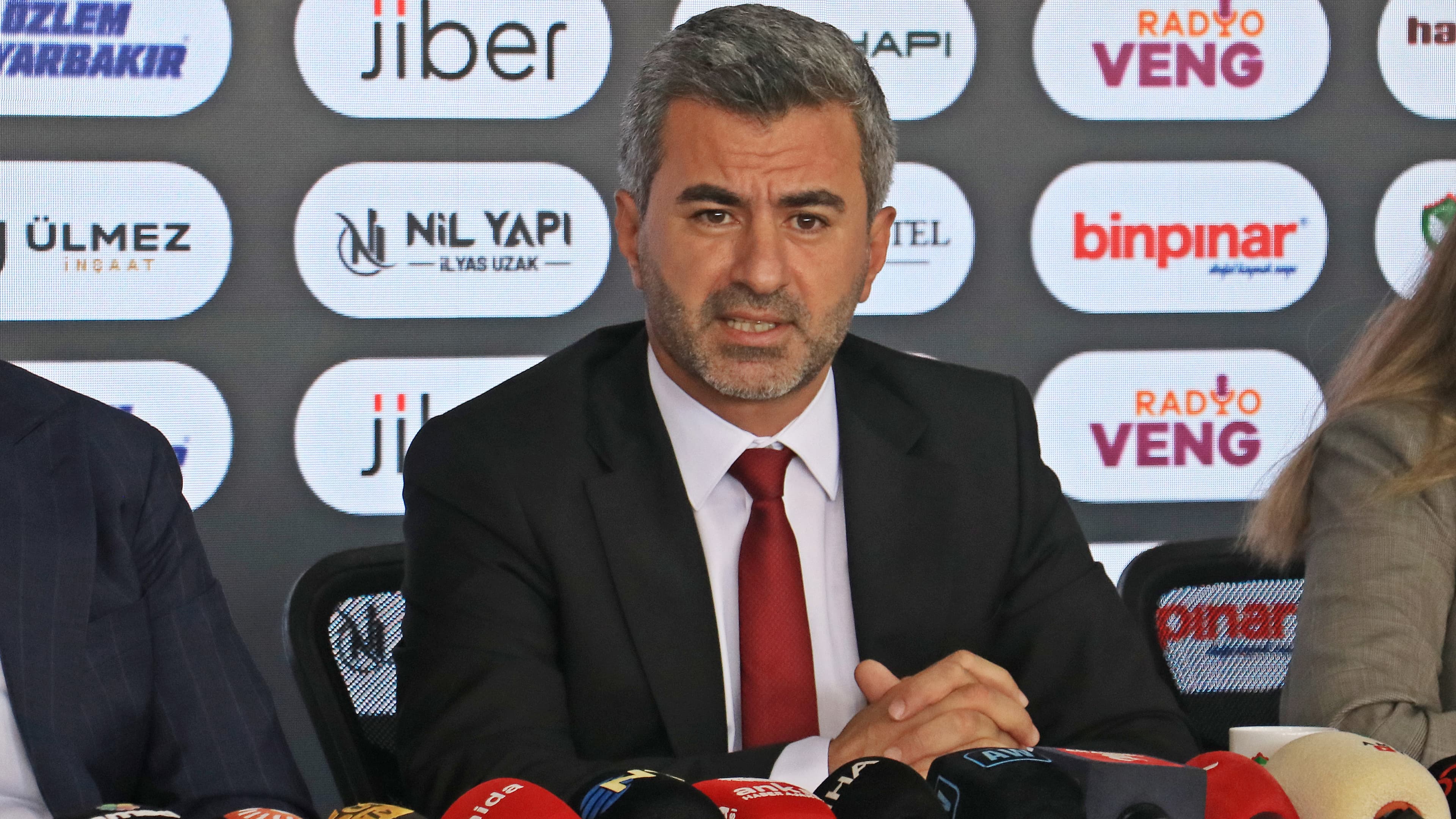 Amedspor Başkanı Eren'den net açıklama: 'Farklı gündem yaratılmasına izin vermeyiz'