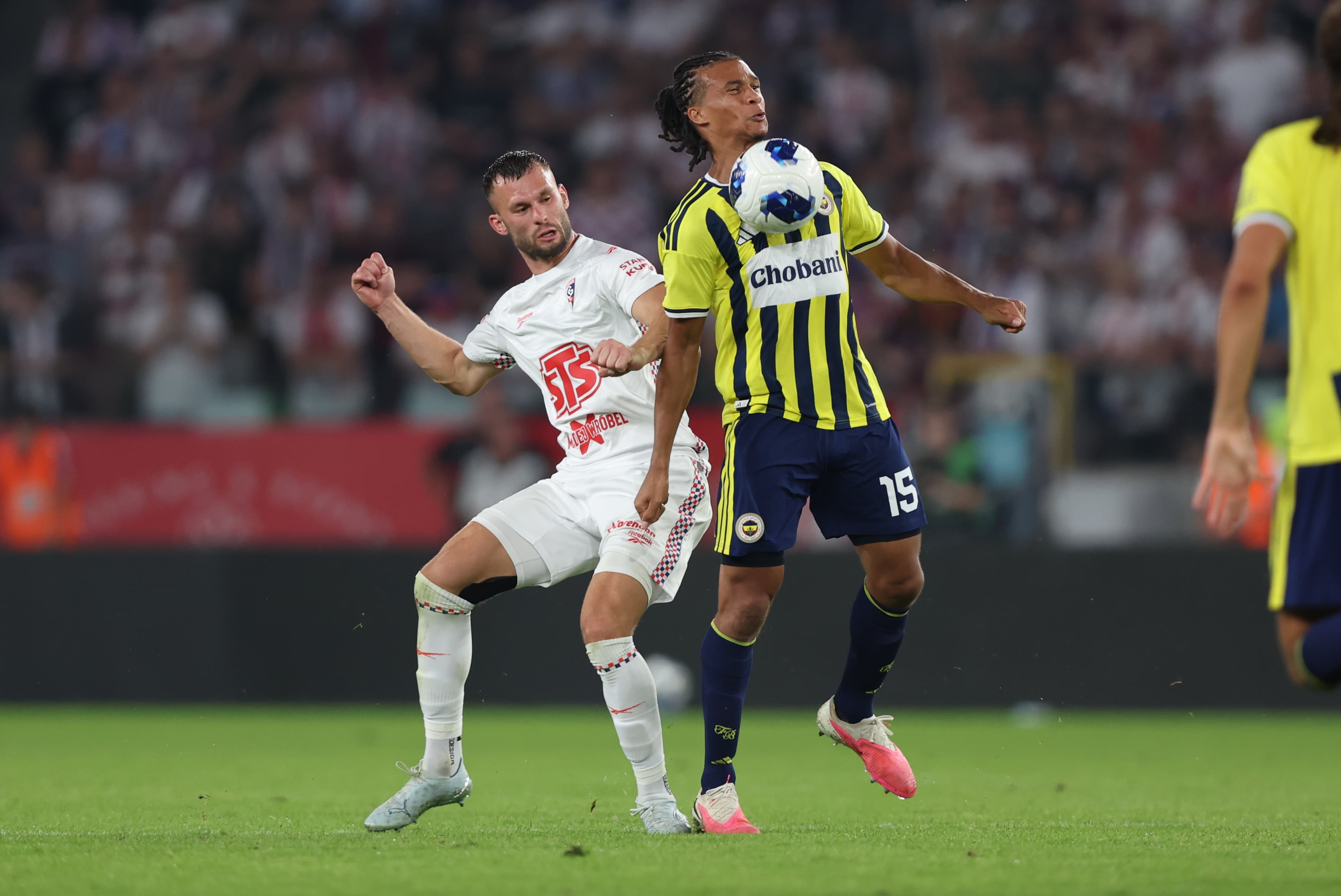 Nathan Ake, takım arkadaşını övdü: 'Harika bir futbolcu'