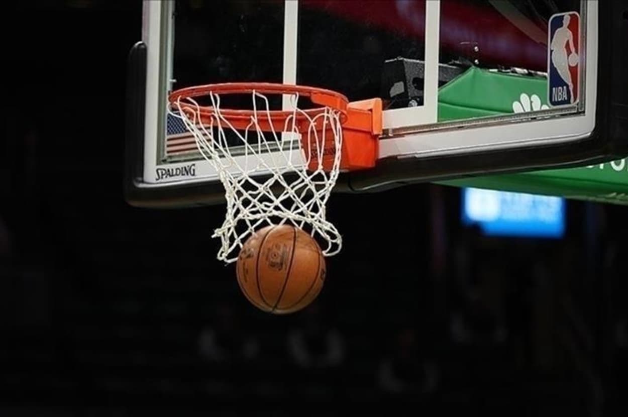 Son şampiyon Thunder, play-off'u garantileyen ilk takım oldu