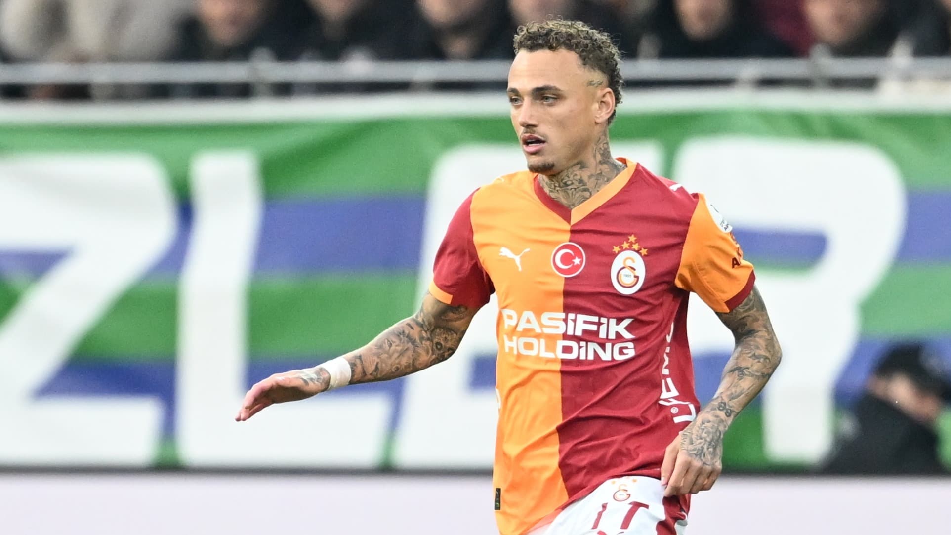 Lang'dan gündem olan iddialara yanıt: "Kendi hikayelerini yayıyorlar"